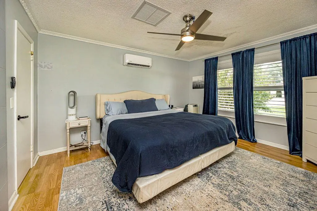 1166 Belmore Terrace
