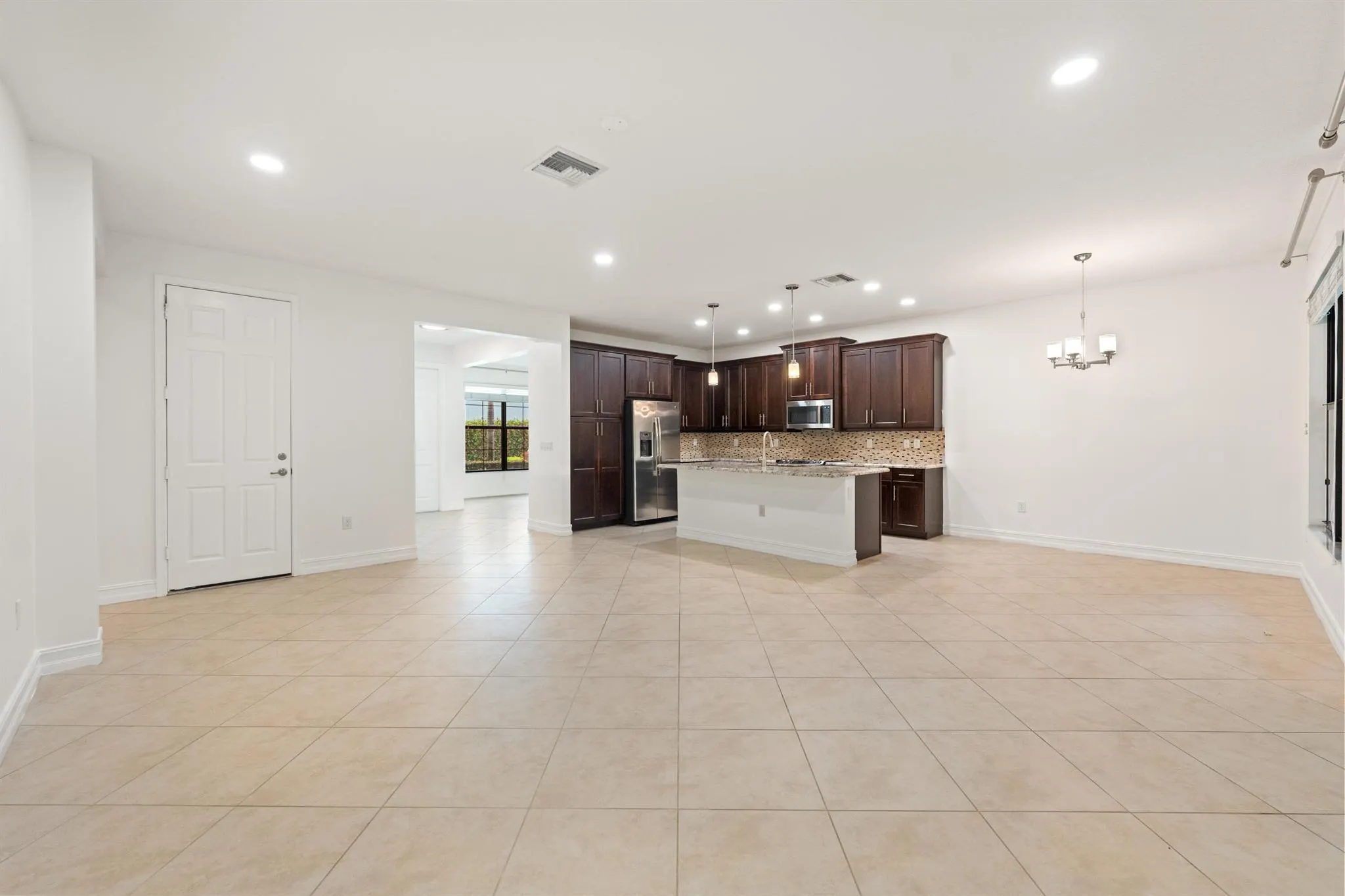 13739 Moss Agate Avenue