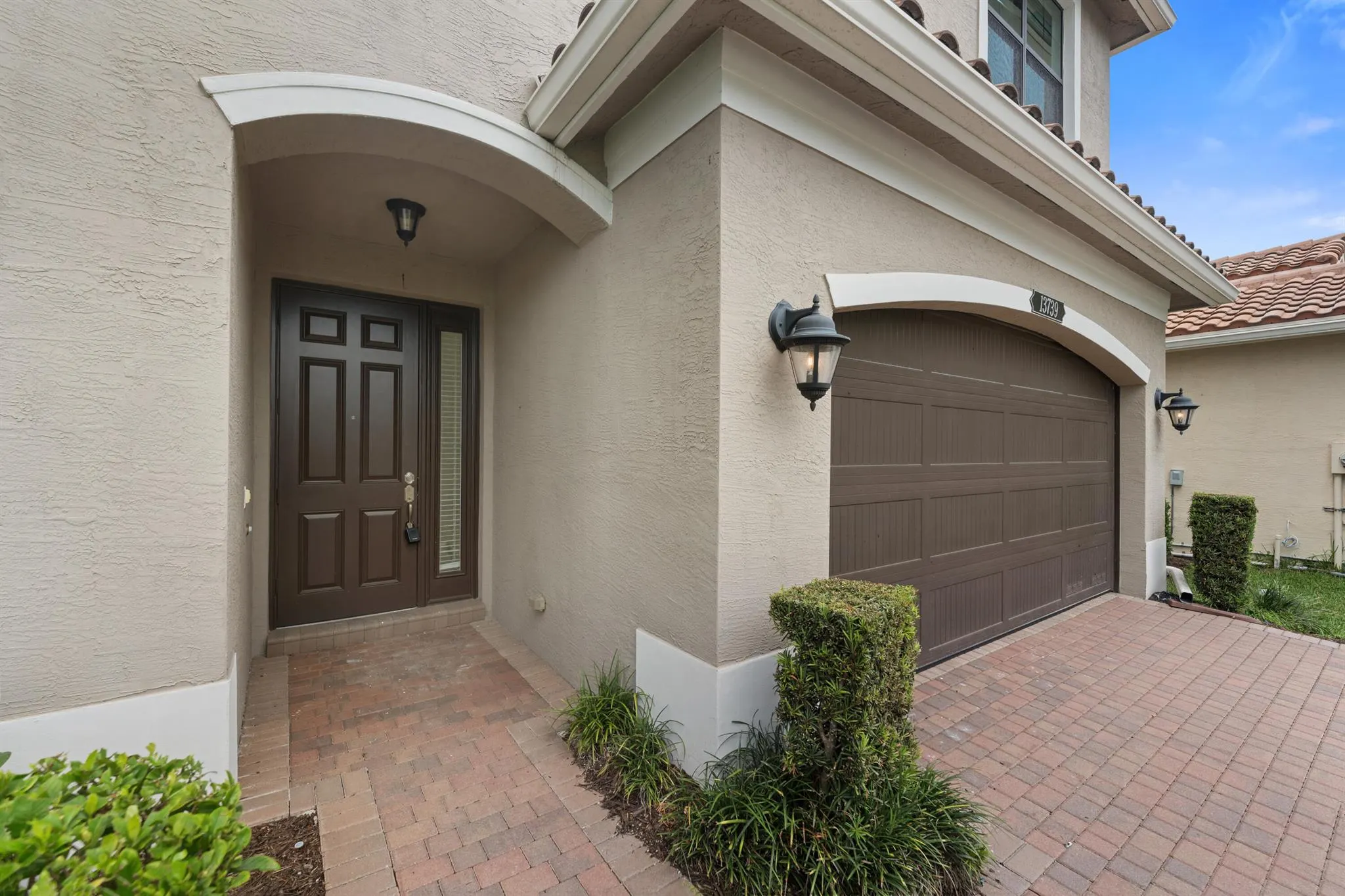 13739 Moss Agate Avenue