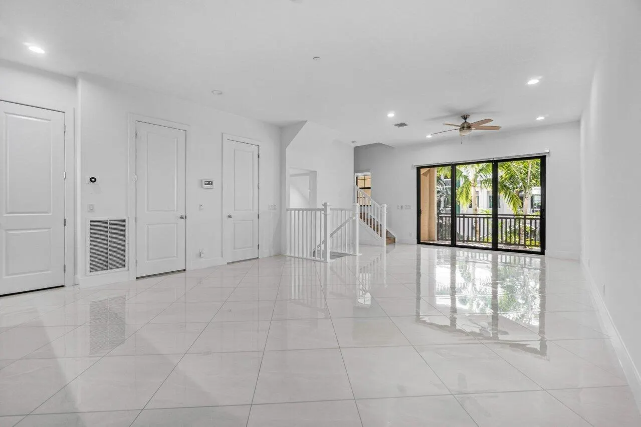 7115 Edison Place
