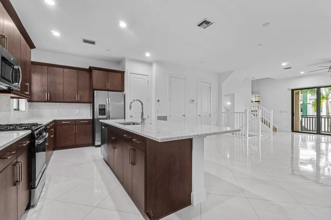 7115 Edison Place
