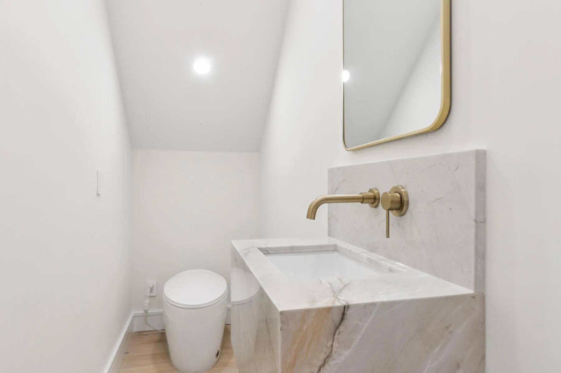 15 SW 9th Street