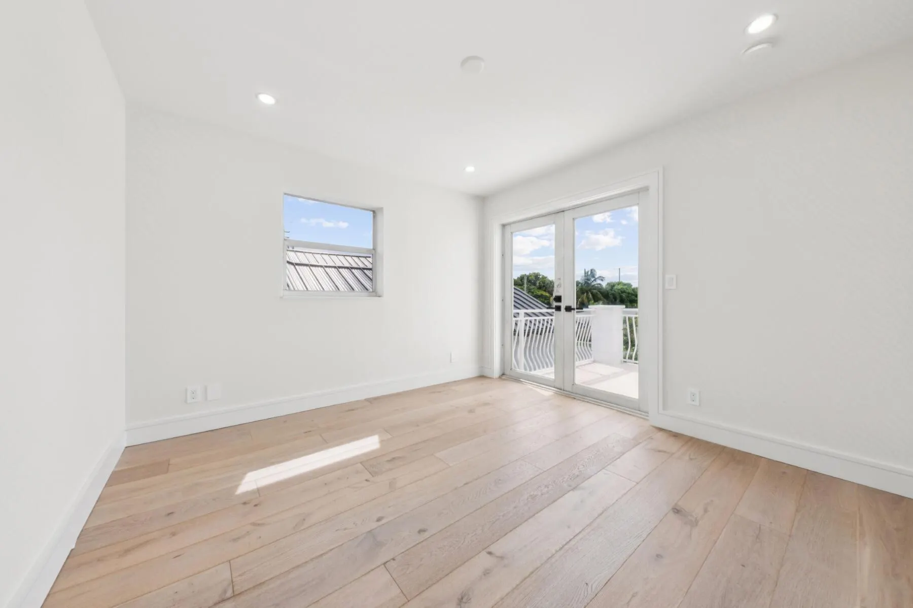 15 SW 9th Street