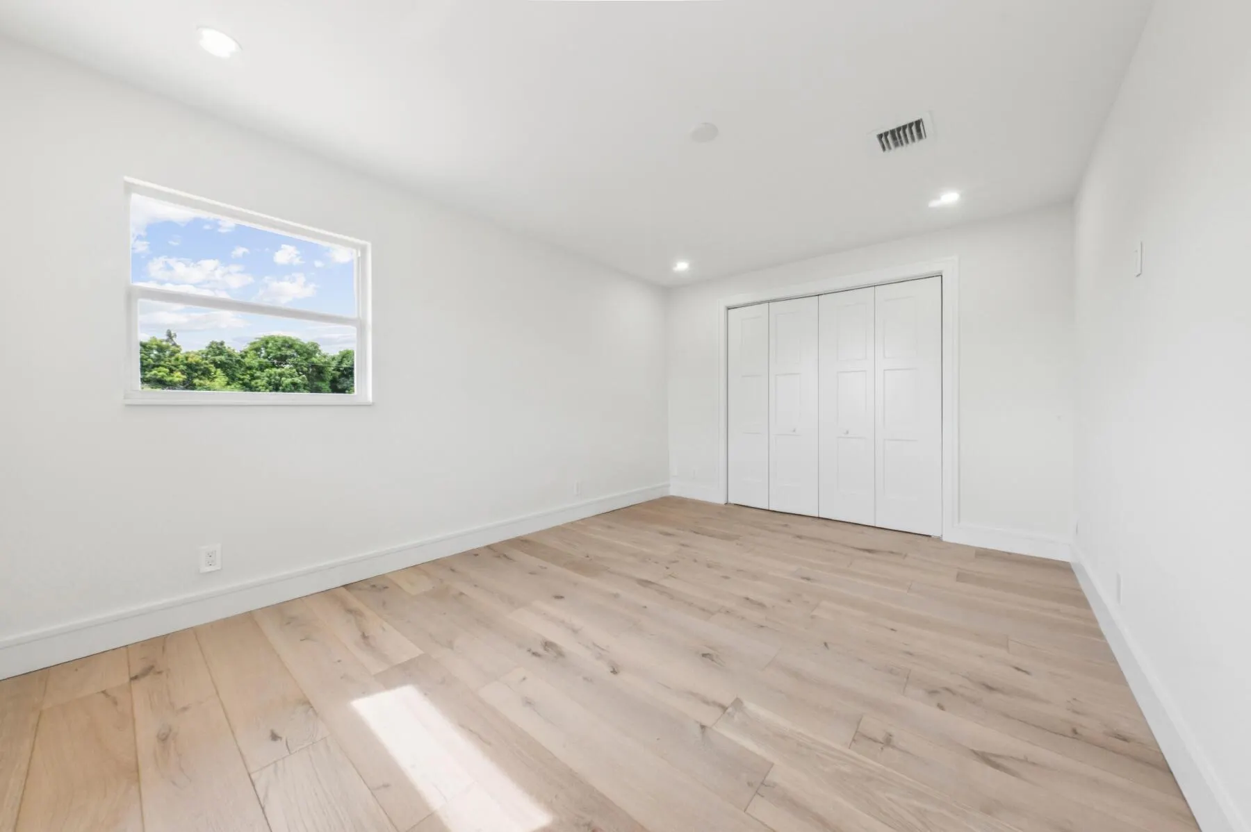15 SW 9th Street