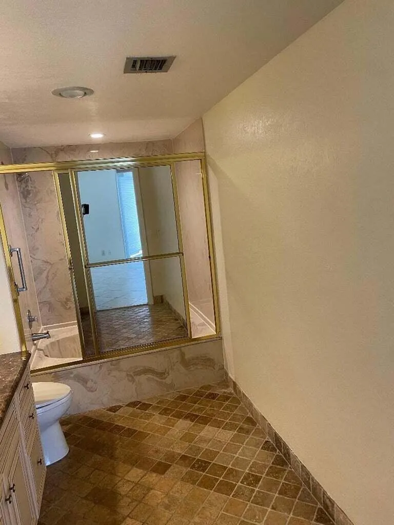 6300 NW 2nd Ave., #305