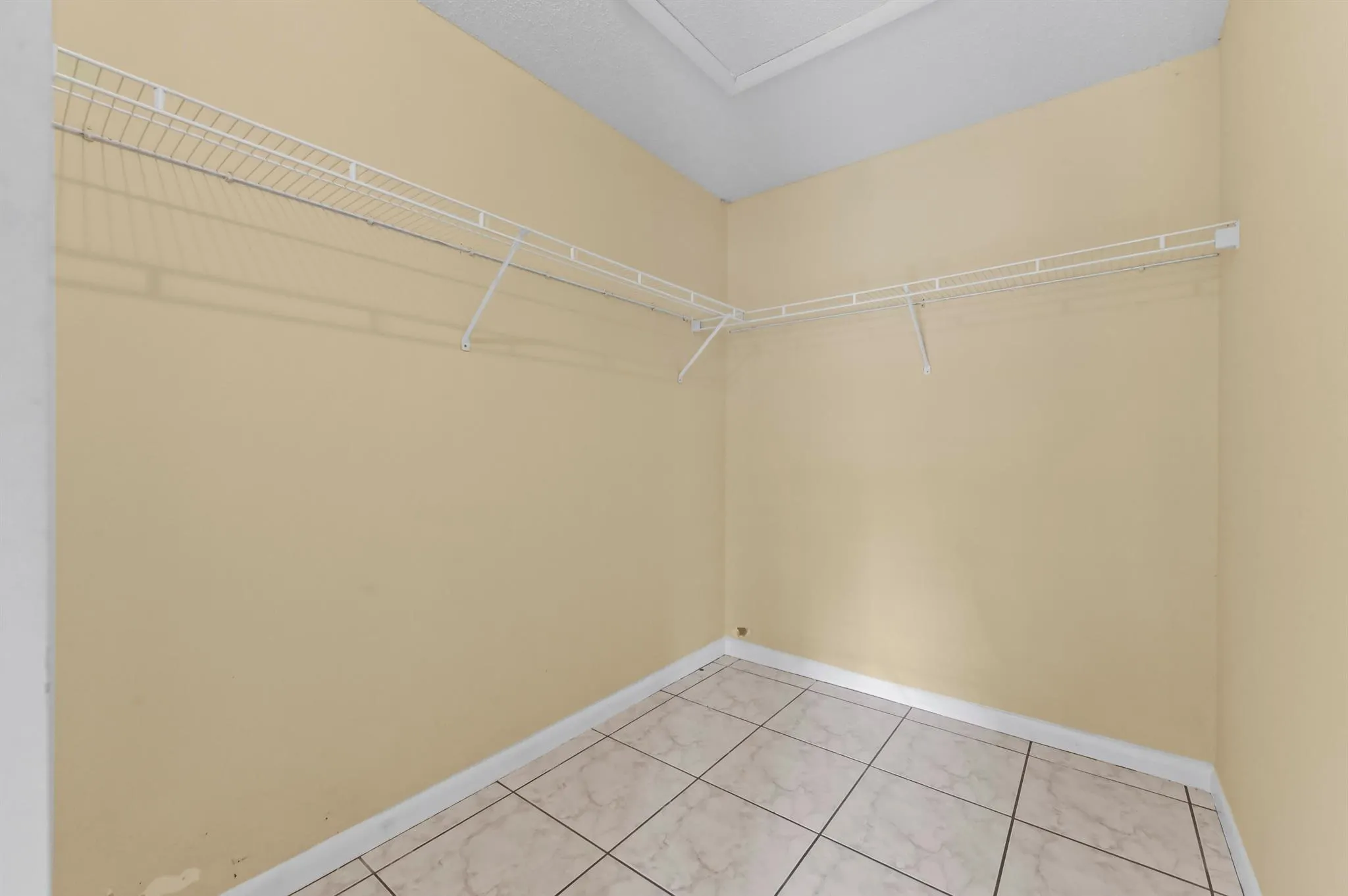 12207 Brisbane Lane