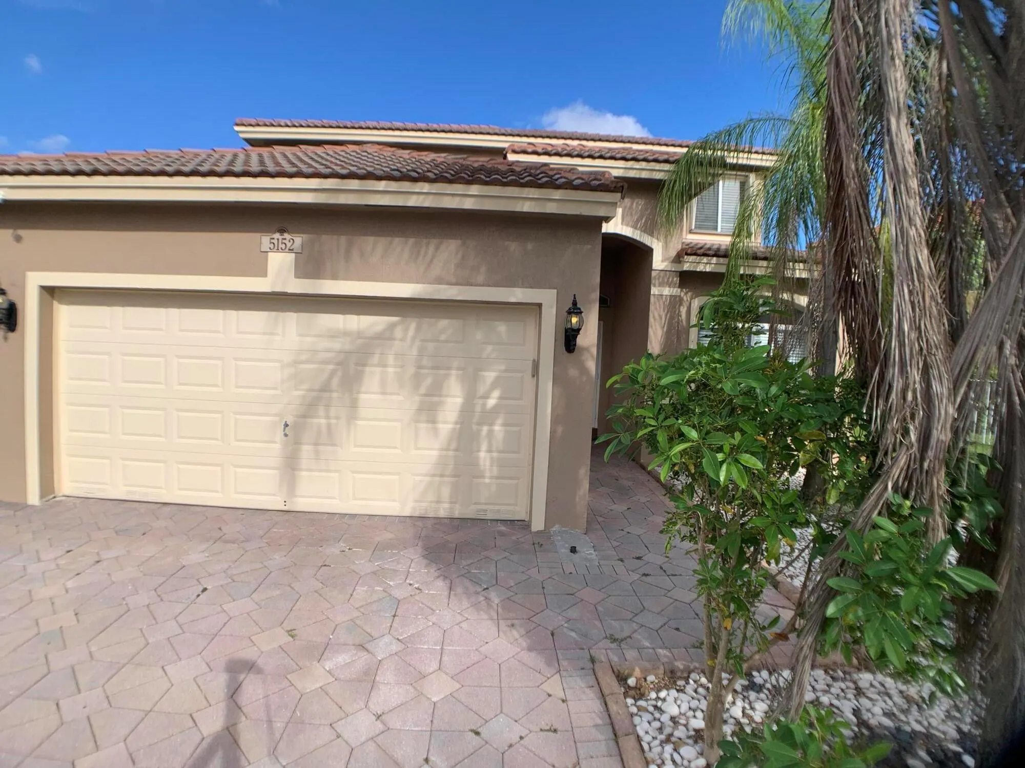 5152 Woodfield Way