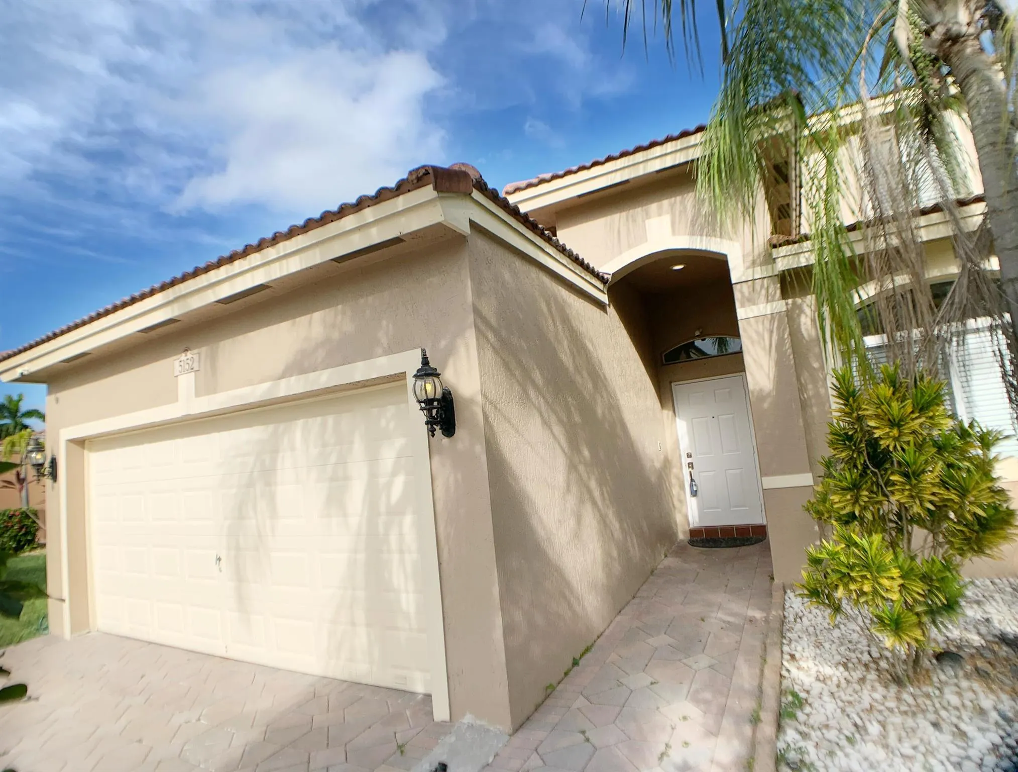 5152 Woodfield Way