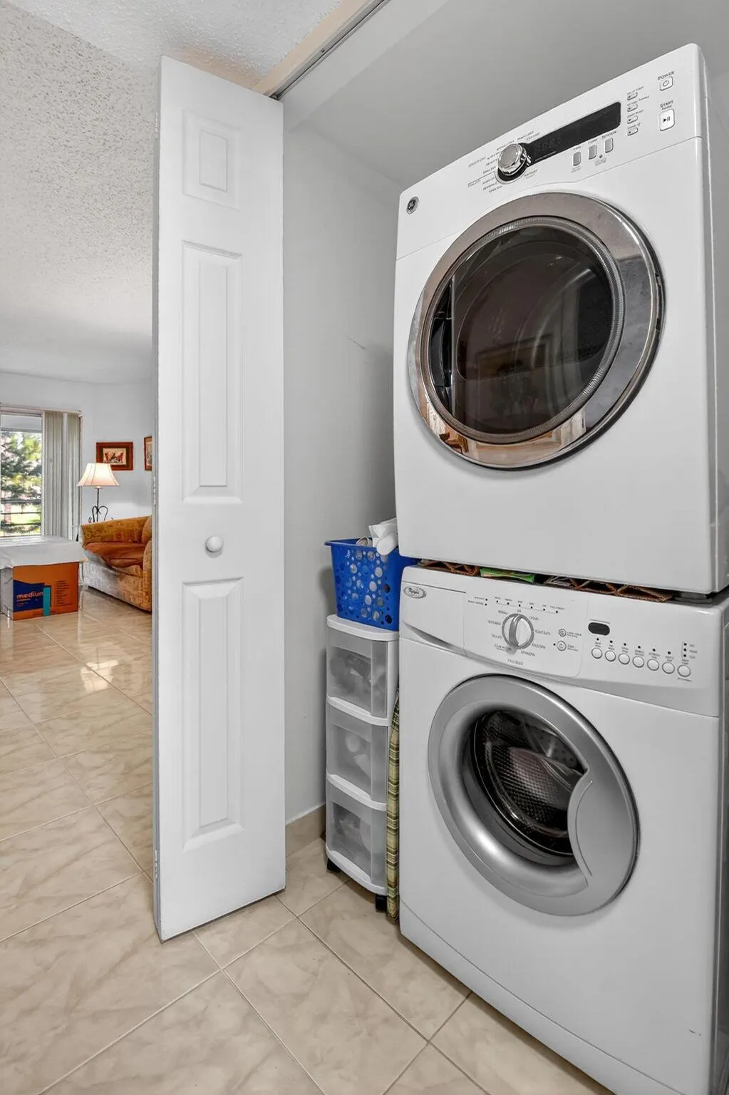 3810 Via Poinciana, #206
