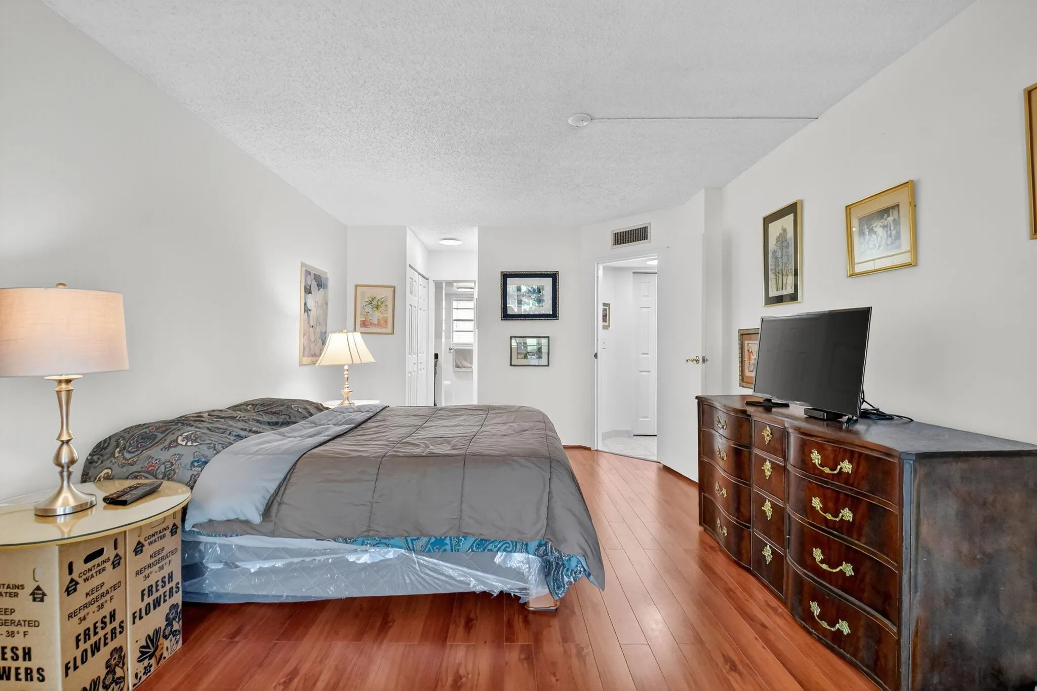 3810 Via Poinciana, #206
