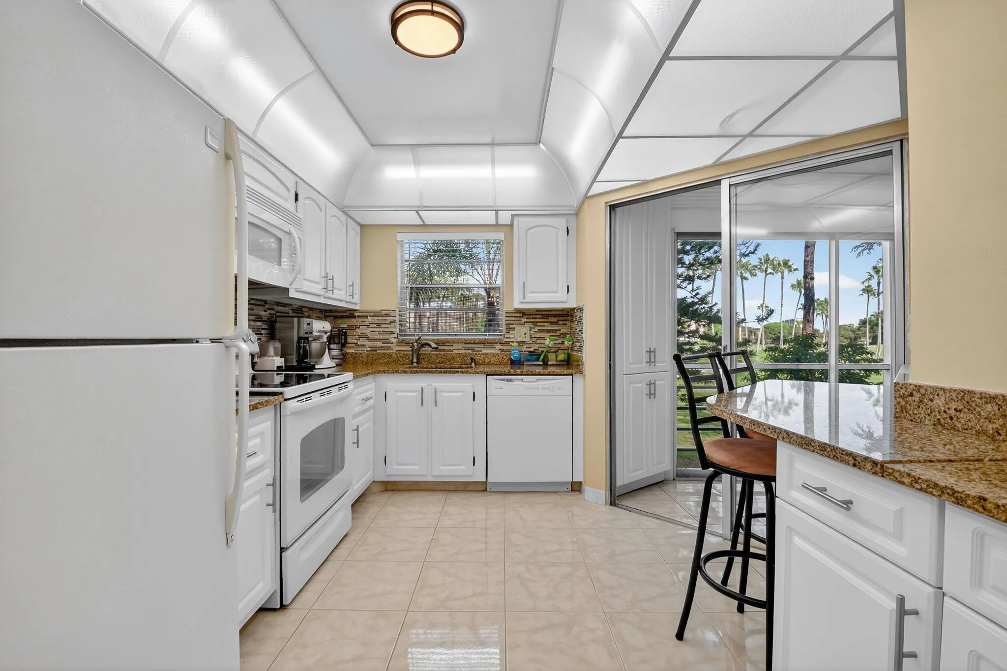 3810 Via Poinciana, #206