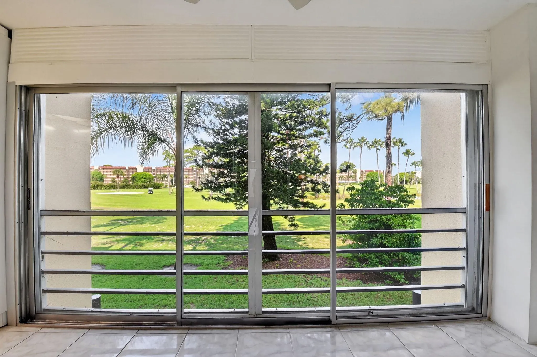 3810 Via Poinciana, #206