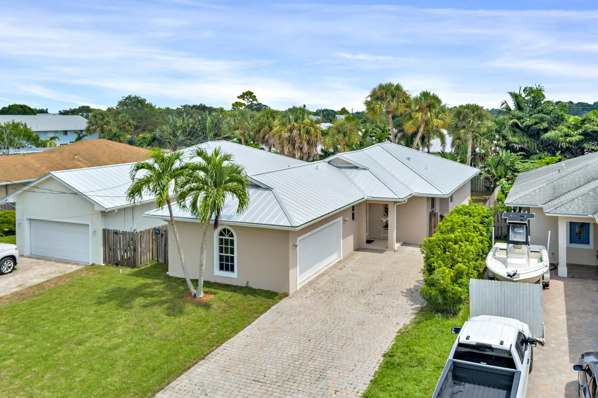 17684 Cinquez Park Road W