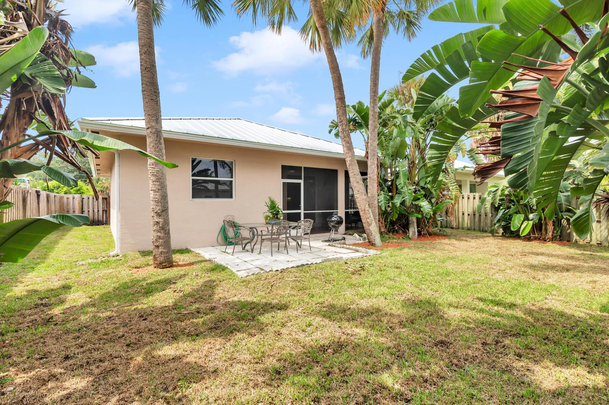 17684 Cinquez Park Road W