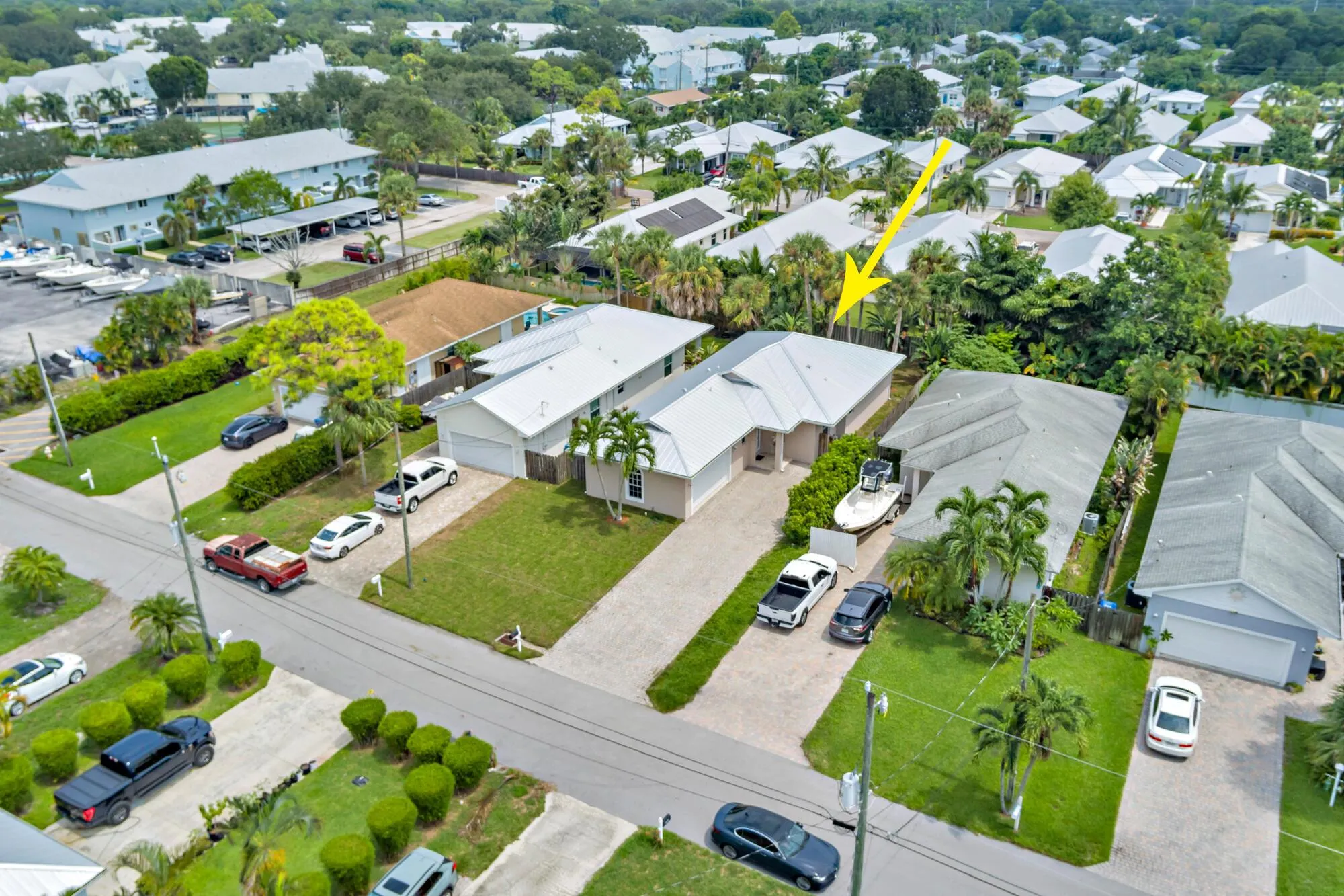 17684 Cinquez Park Road W