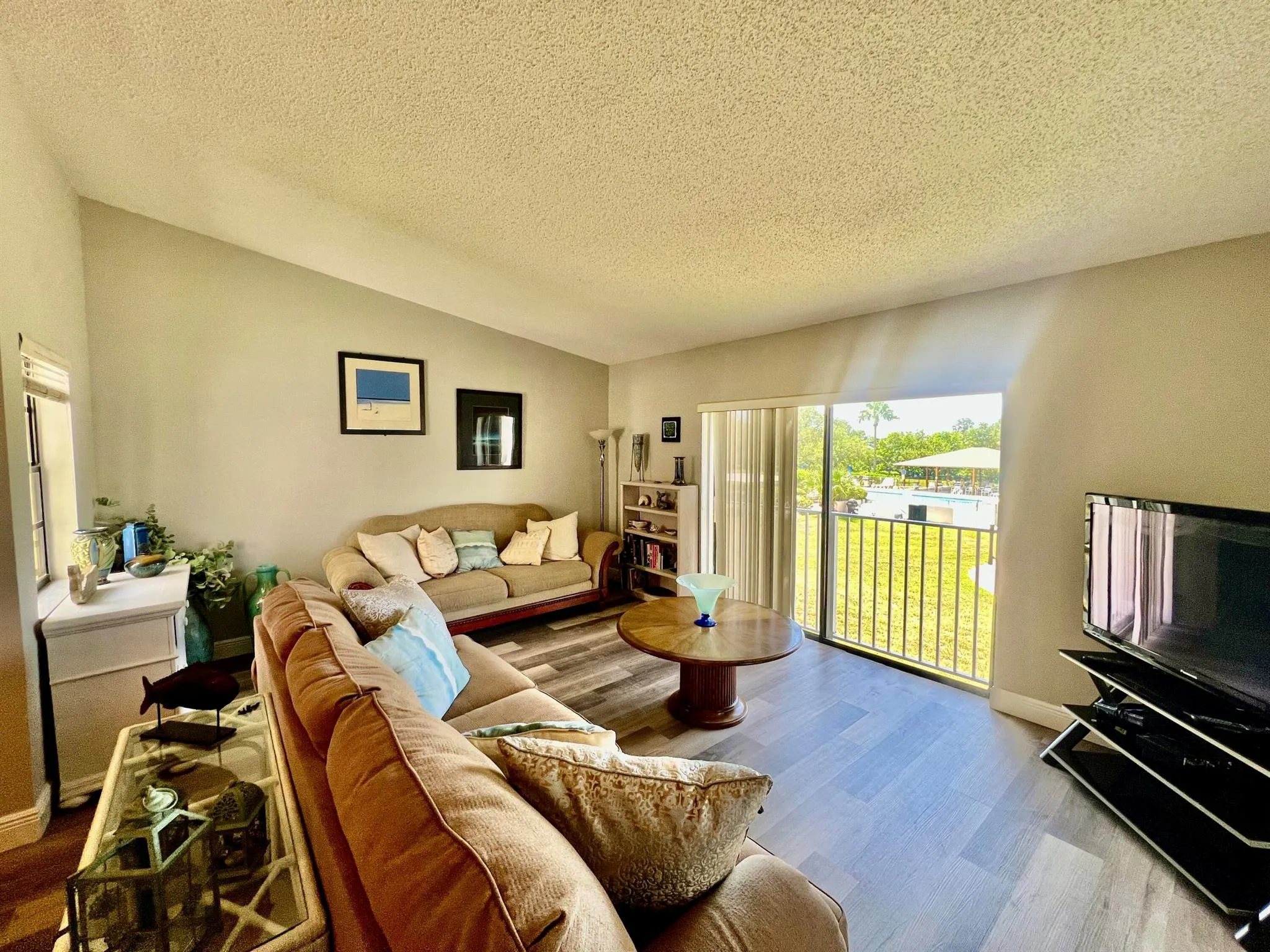 3209 S Lakeview Circle, #8206