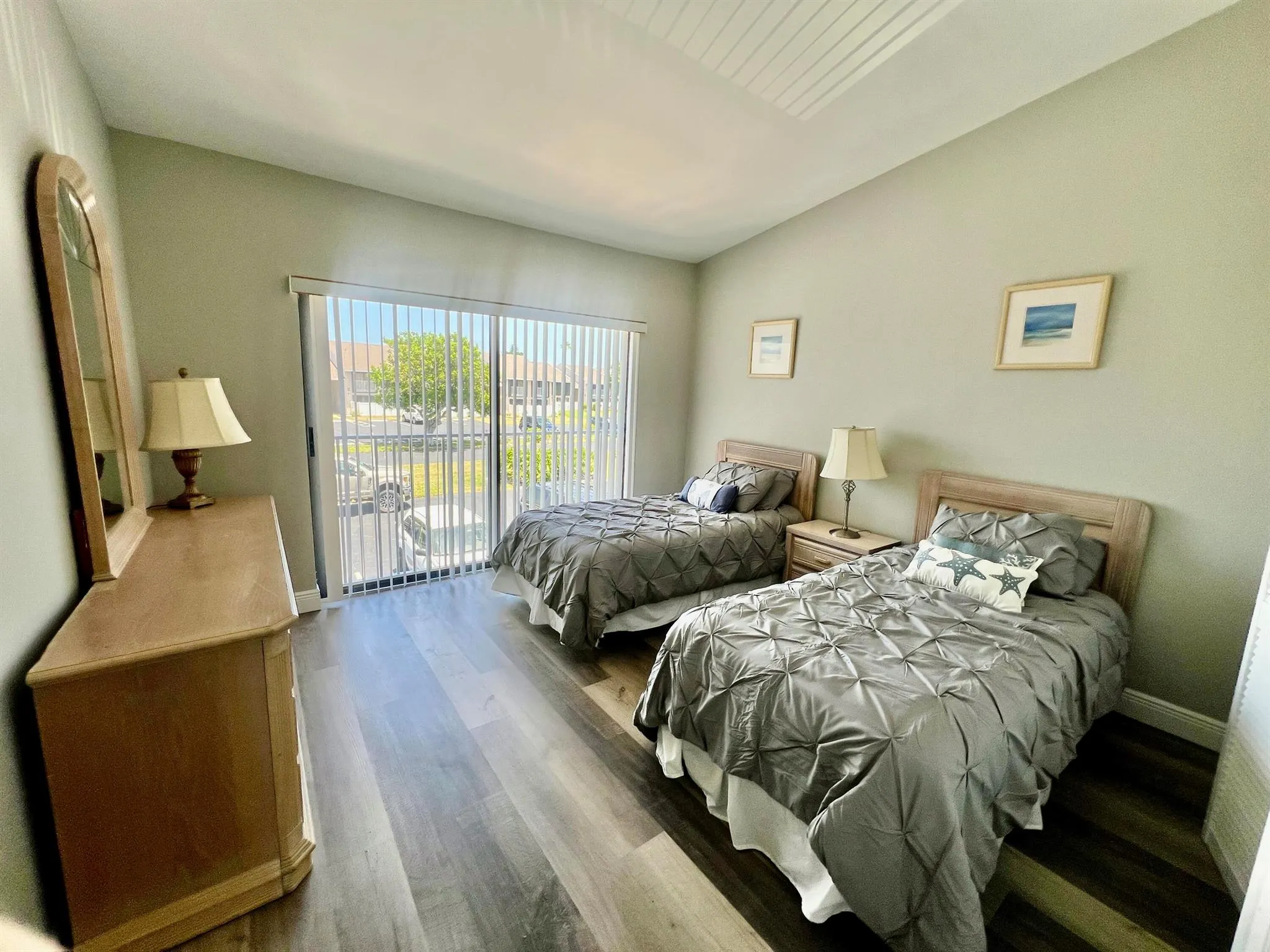 3209 S Lakeview Circle, #8206
