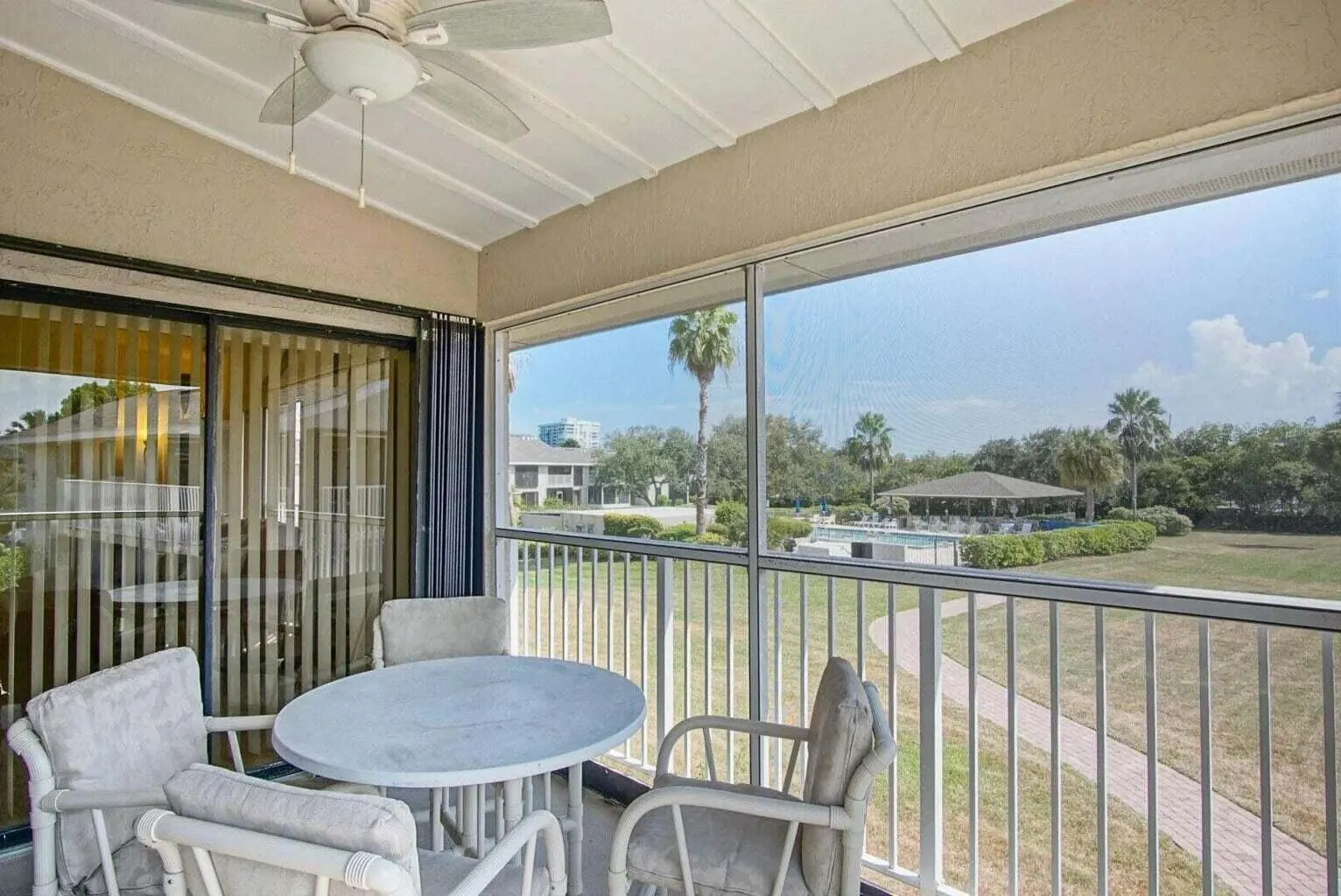 3209 S Lakeview Circle, #8206