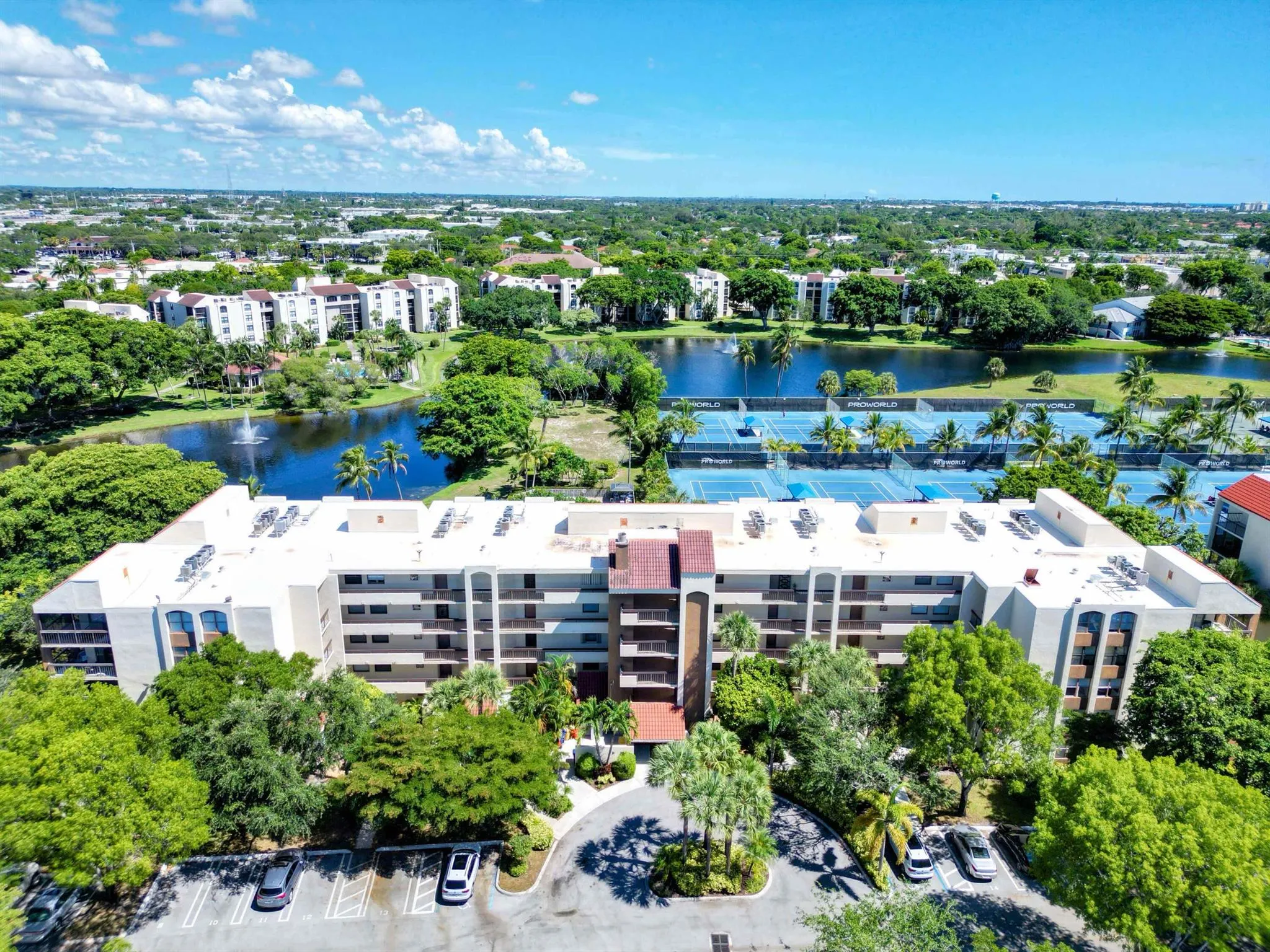 955 Egret Circle, #101