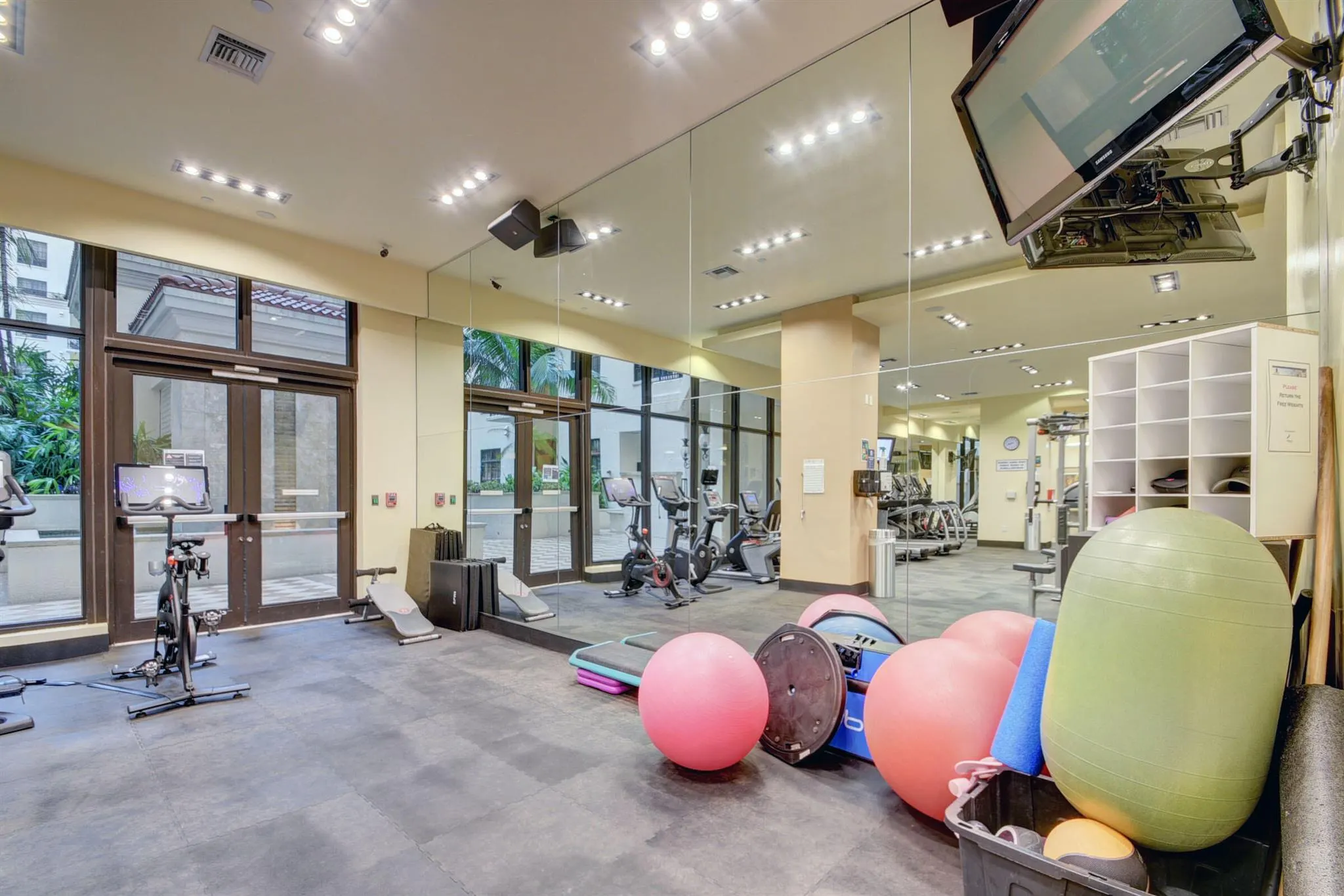 701 S Olive Avenue, #1507