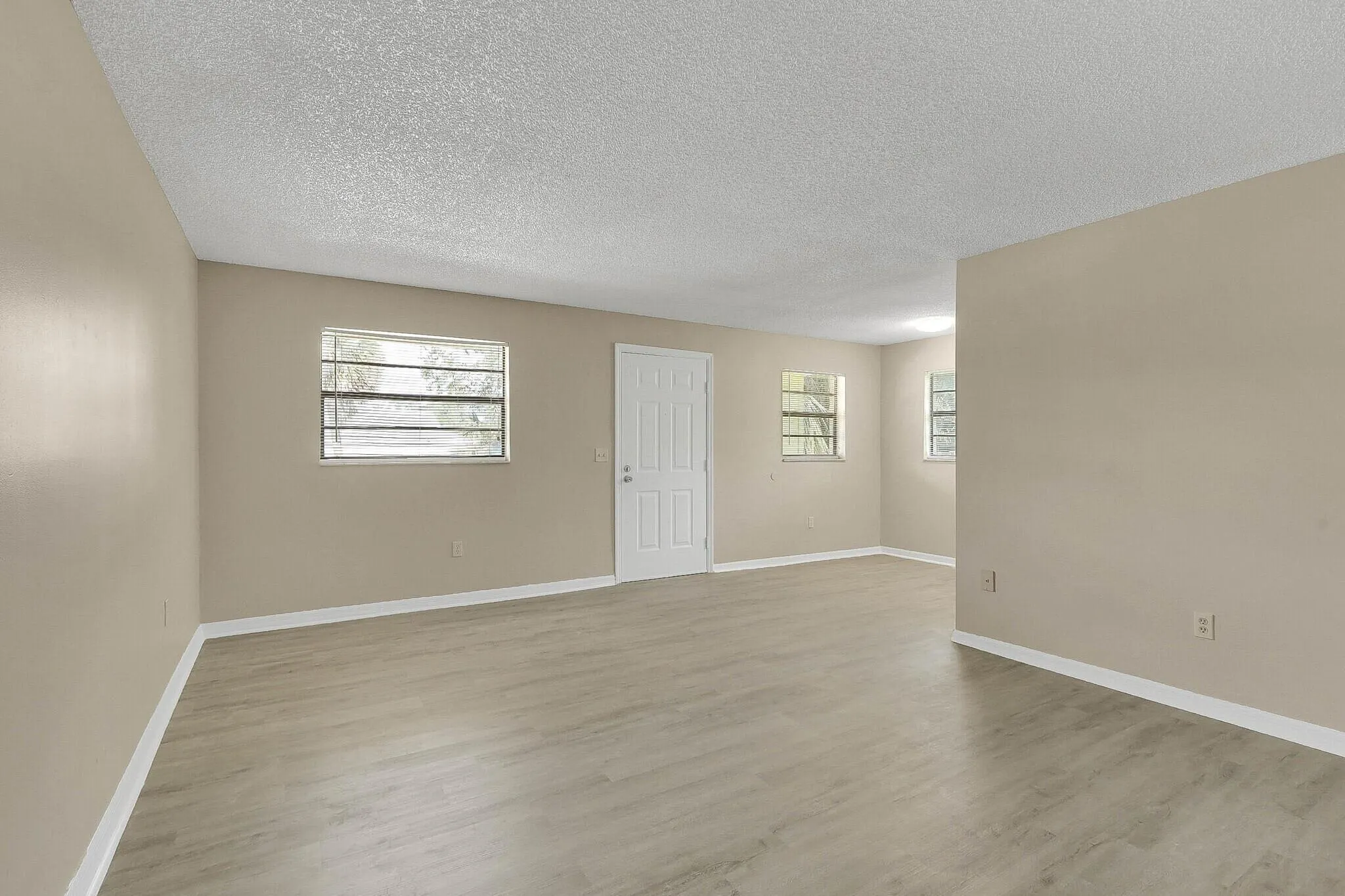 1803 S Parrott Avenue, #E202