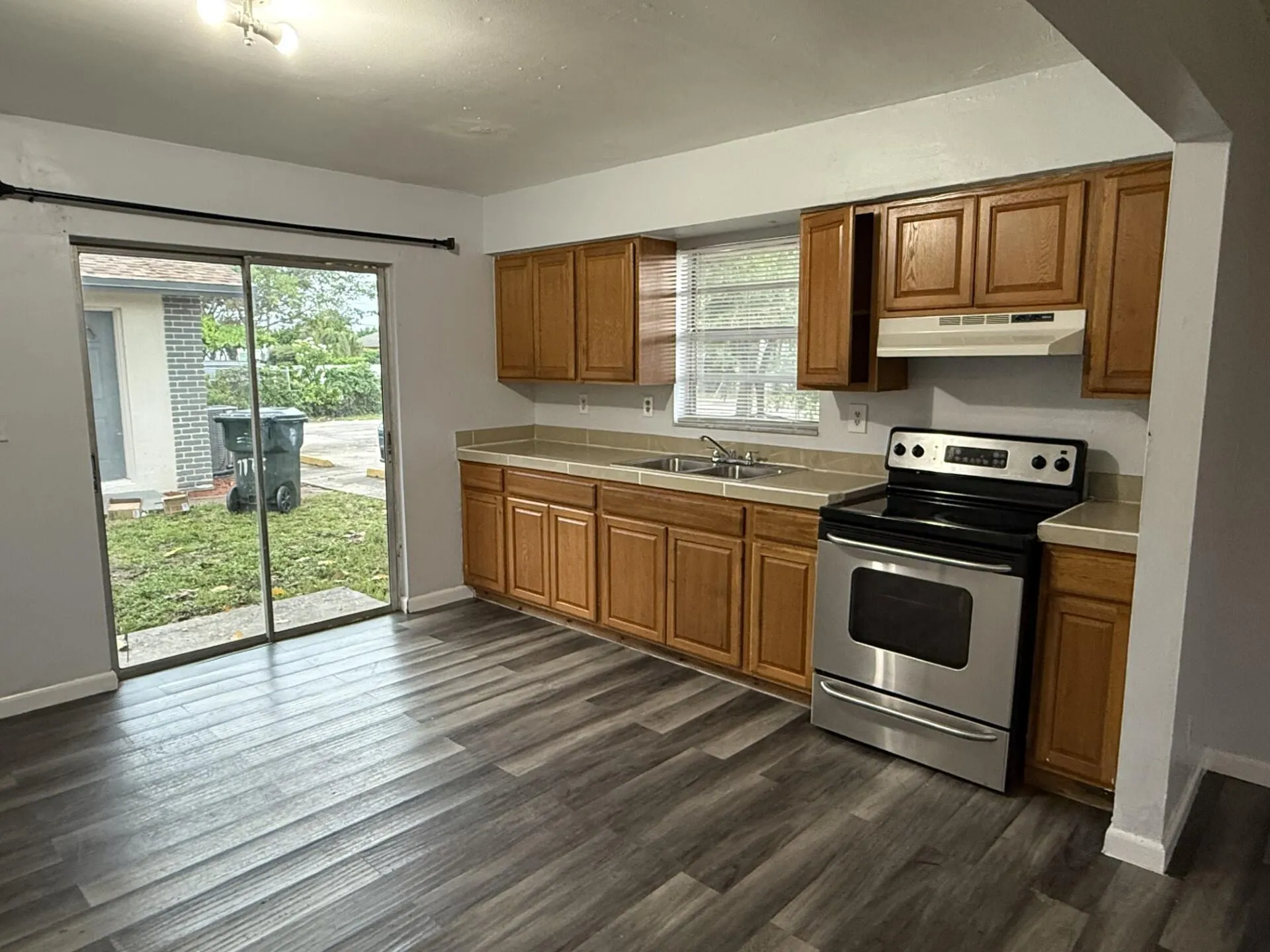 1110 S H Street, #1110