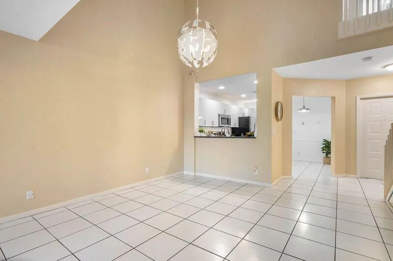 10489 Mateo Court