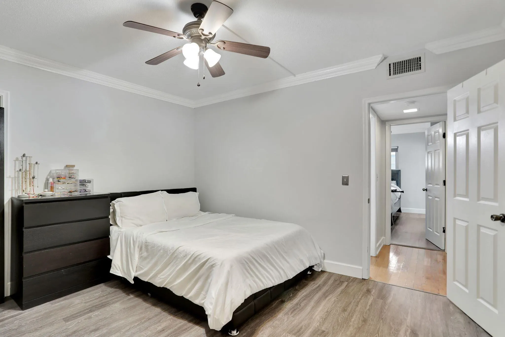2800 NE 28th Street, #7