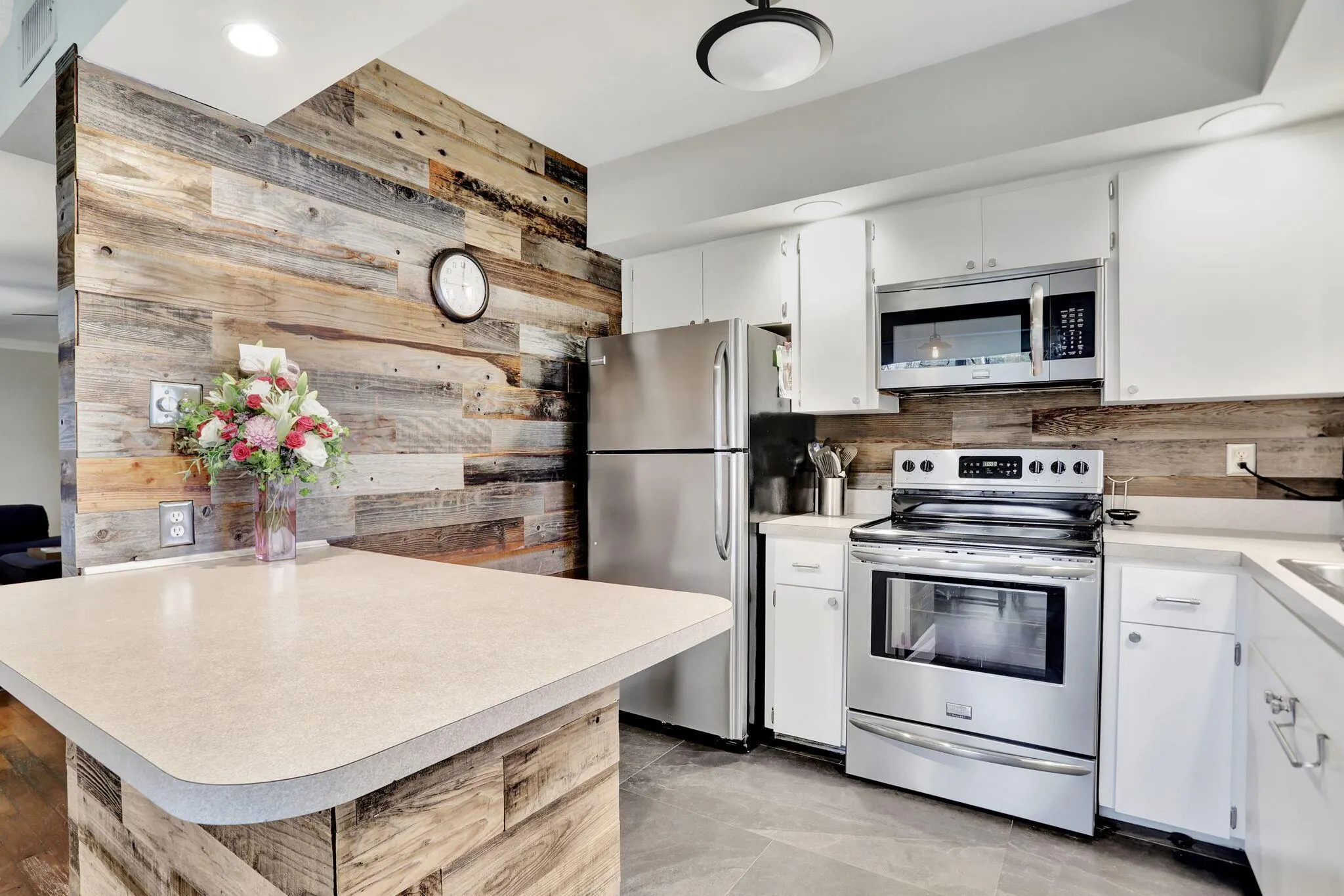 2800 NE 28th Street, #7