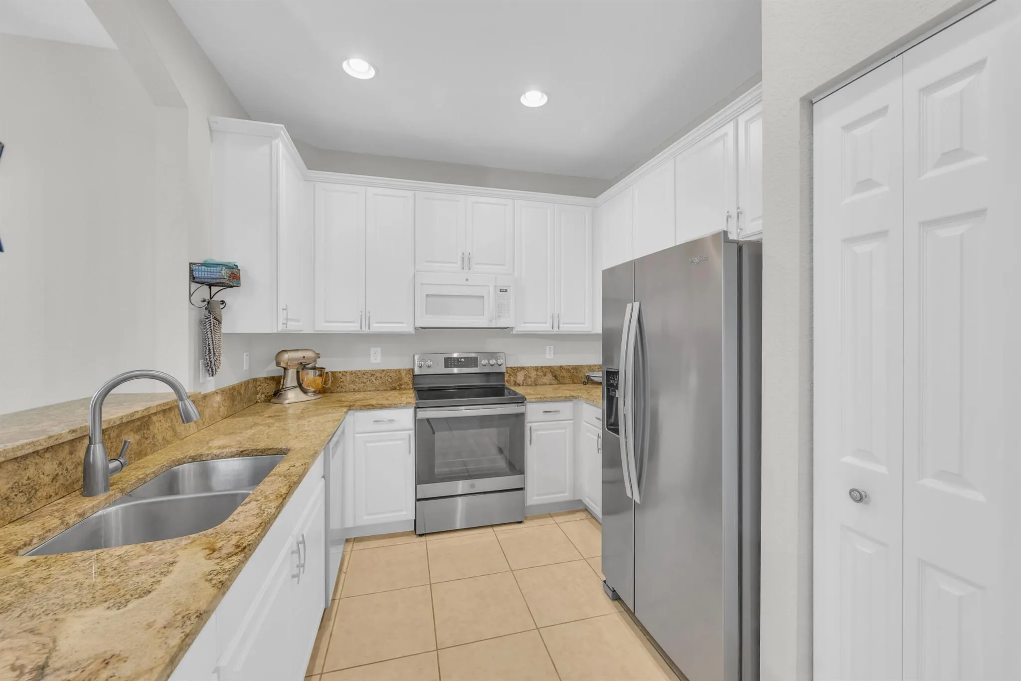 4911 Bonsai Circle, #111