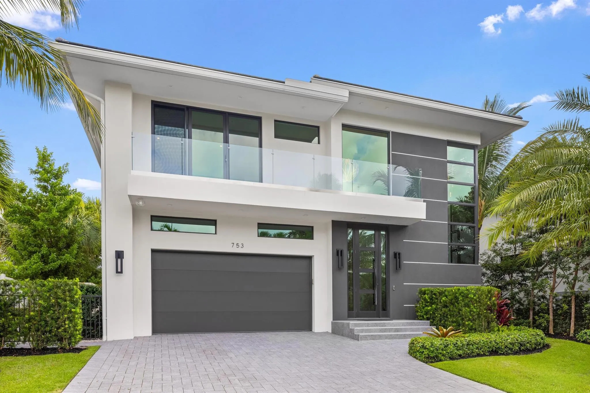 753 Park Drive W