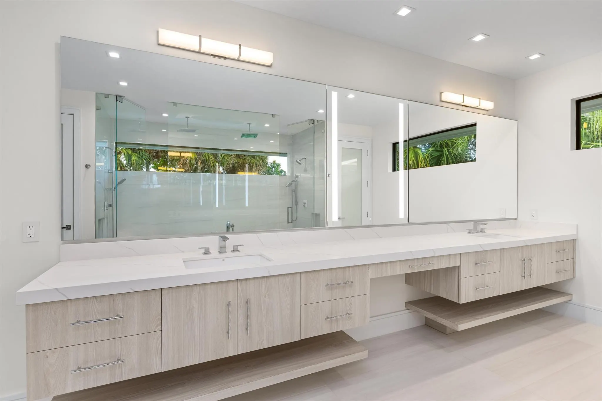753 Park Drive W