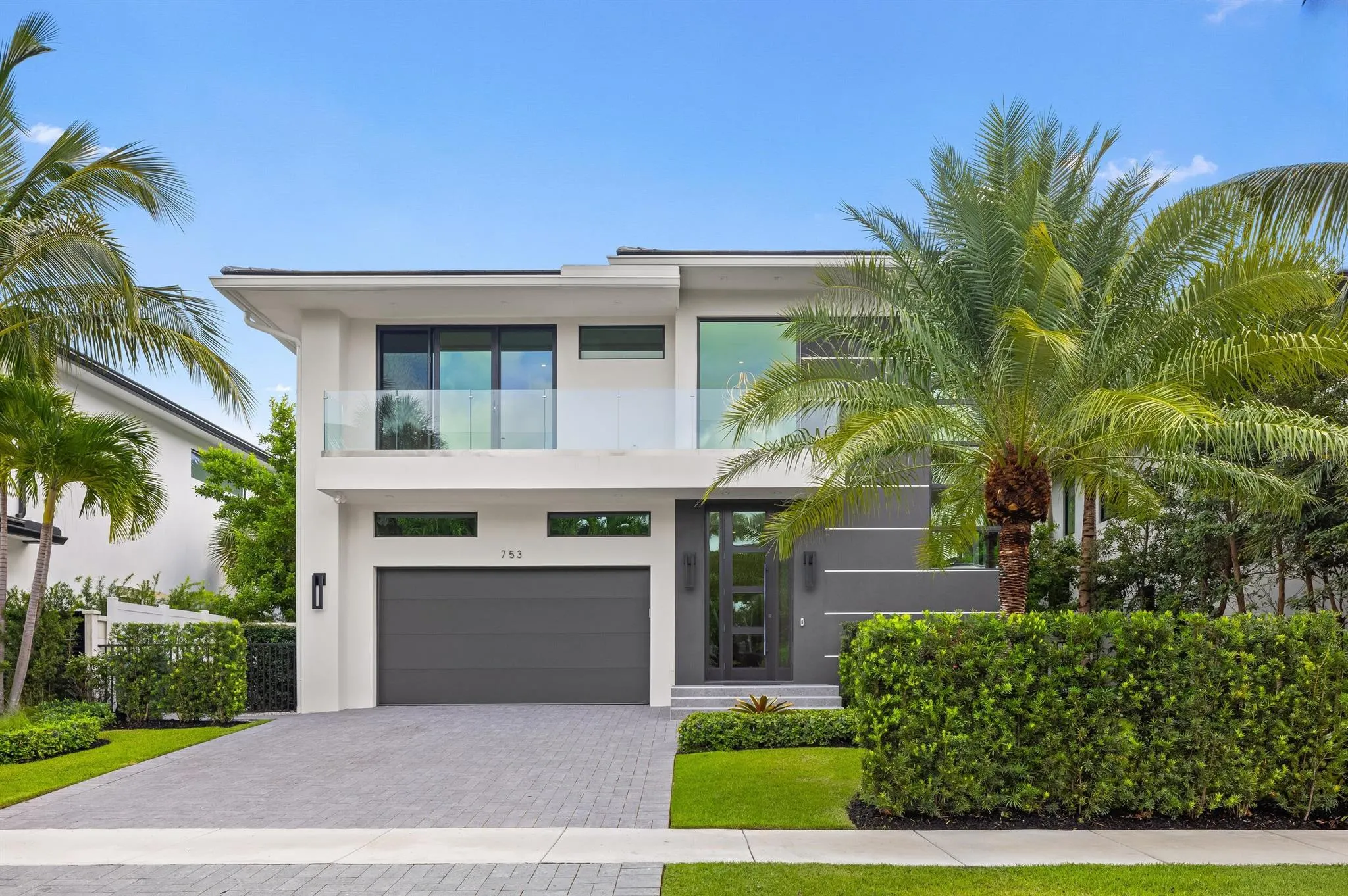 753 Park Drive W