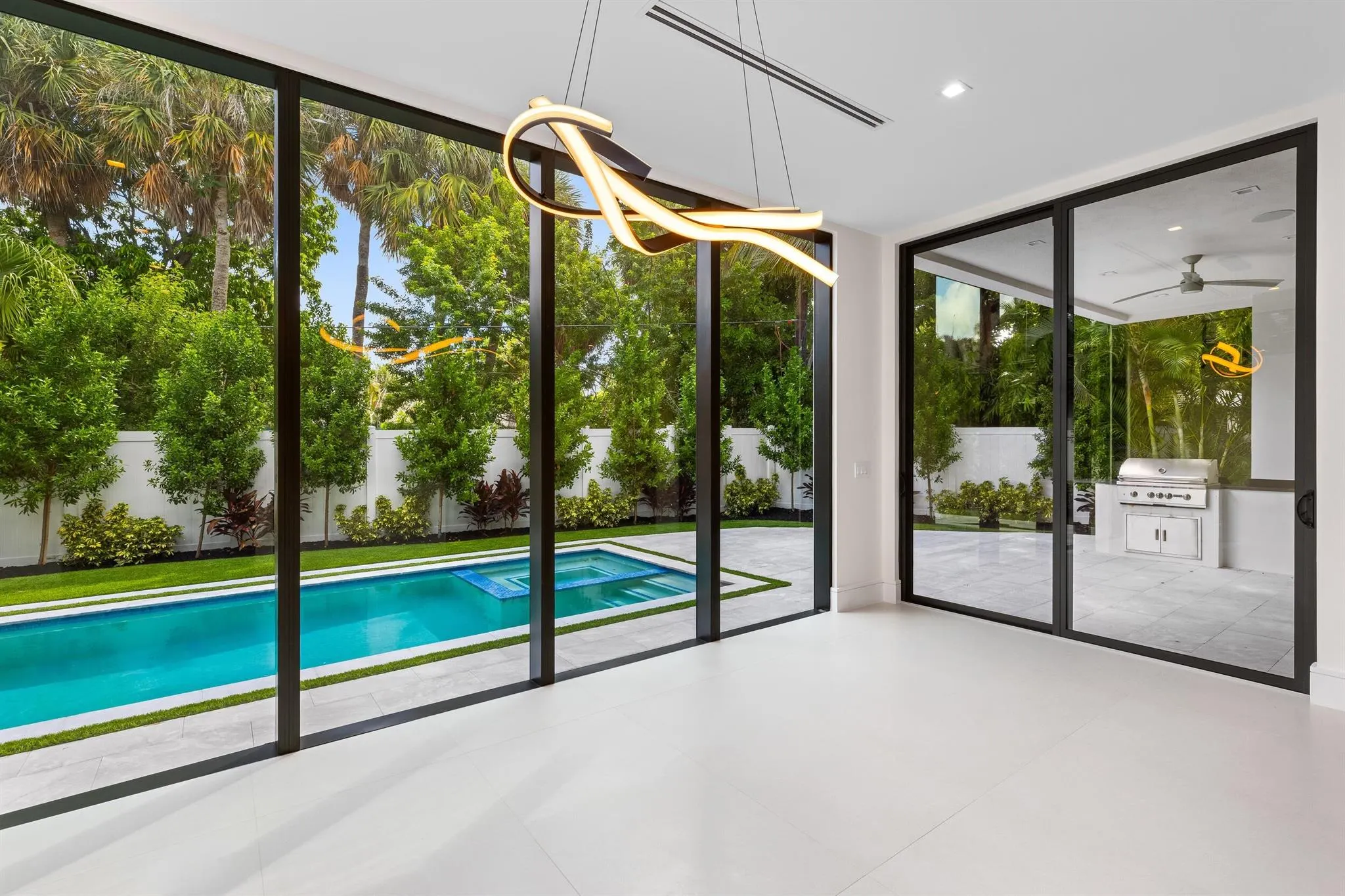 753 Park Drive W
