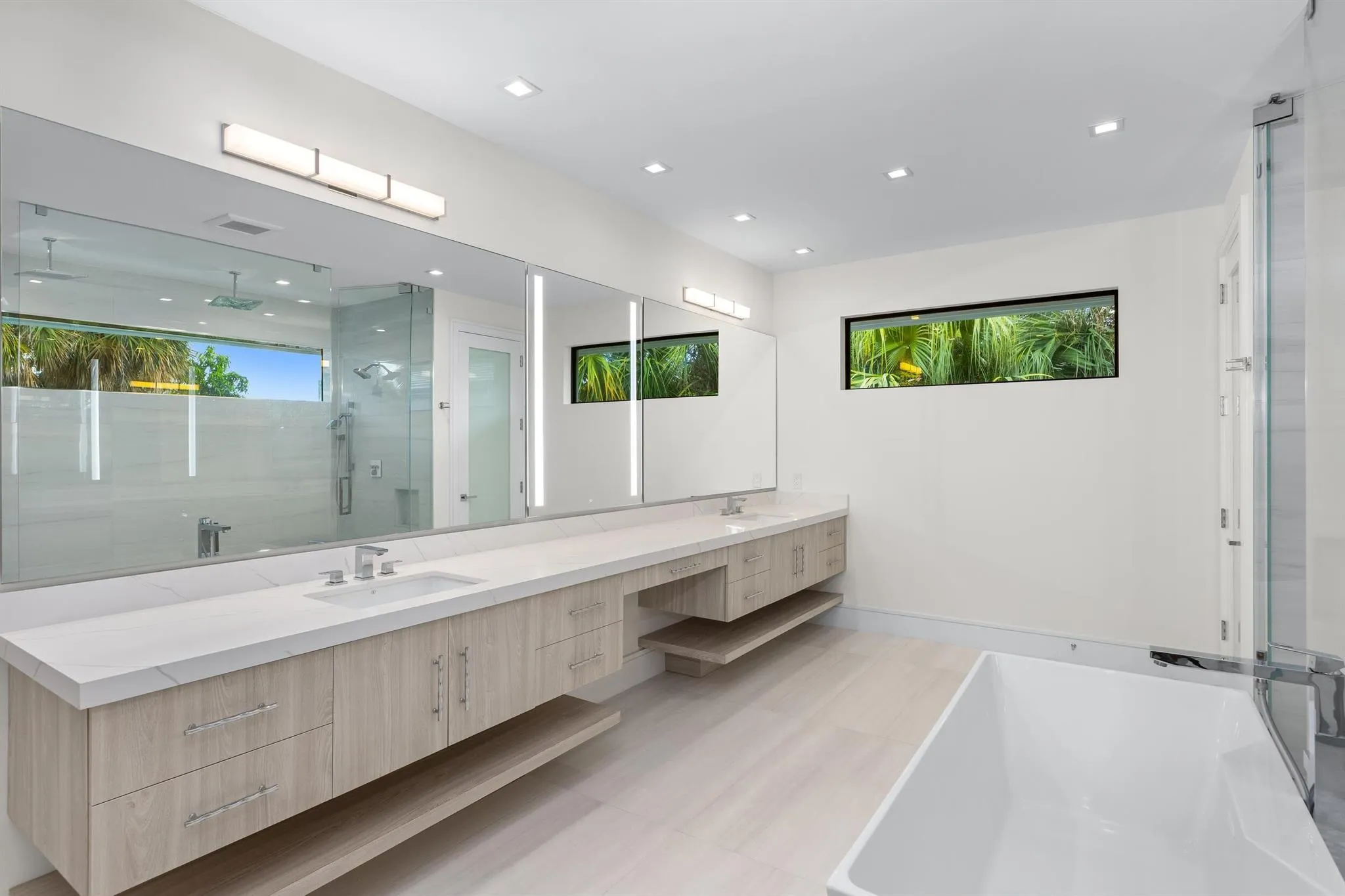 753 Park Drive W