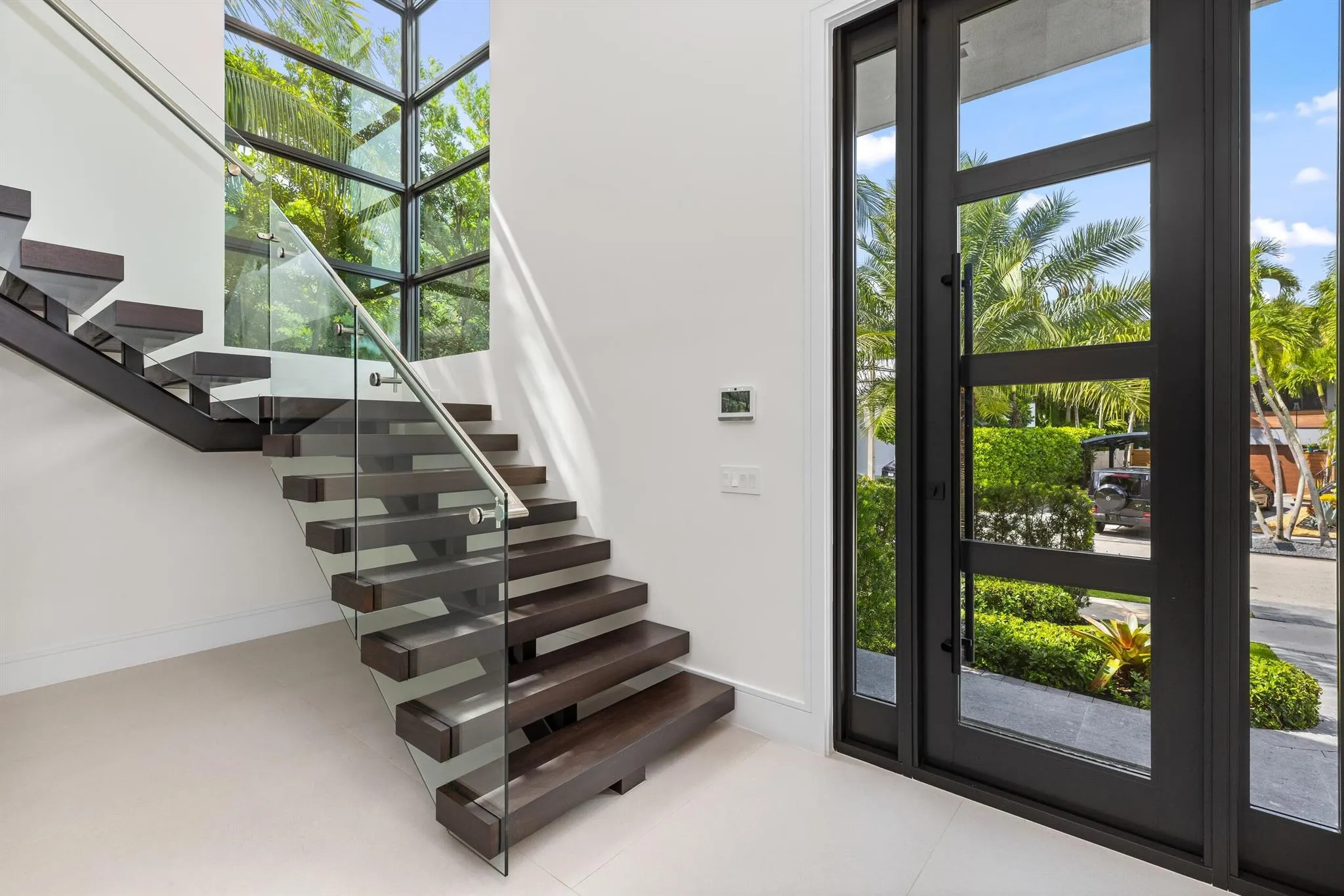 753 Park Drive W