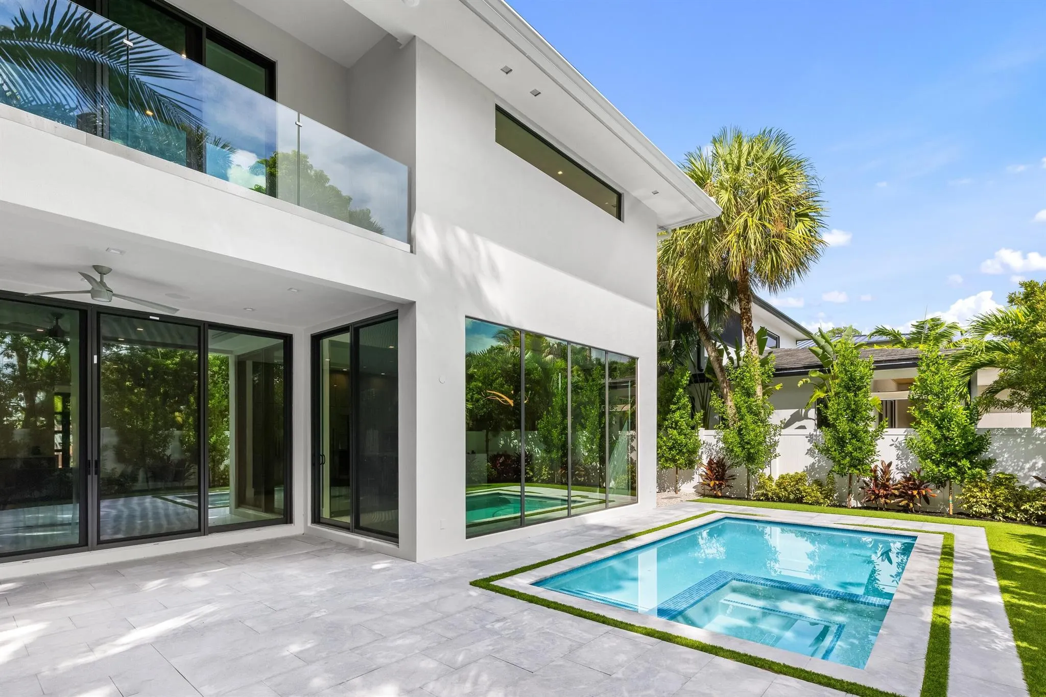753 Park Drive W