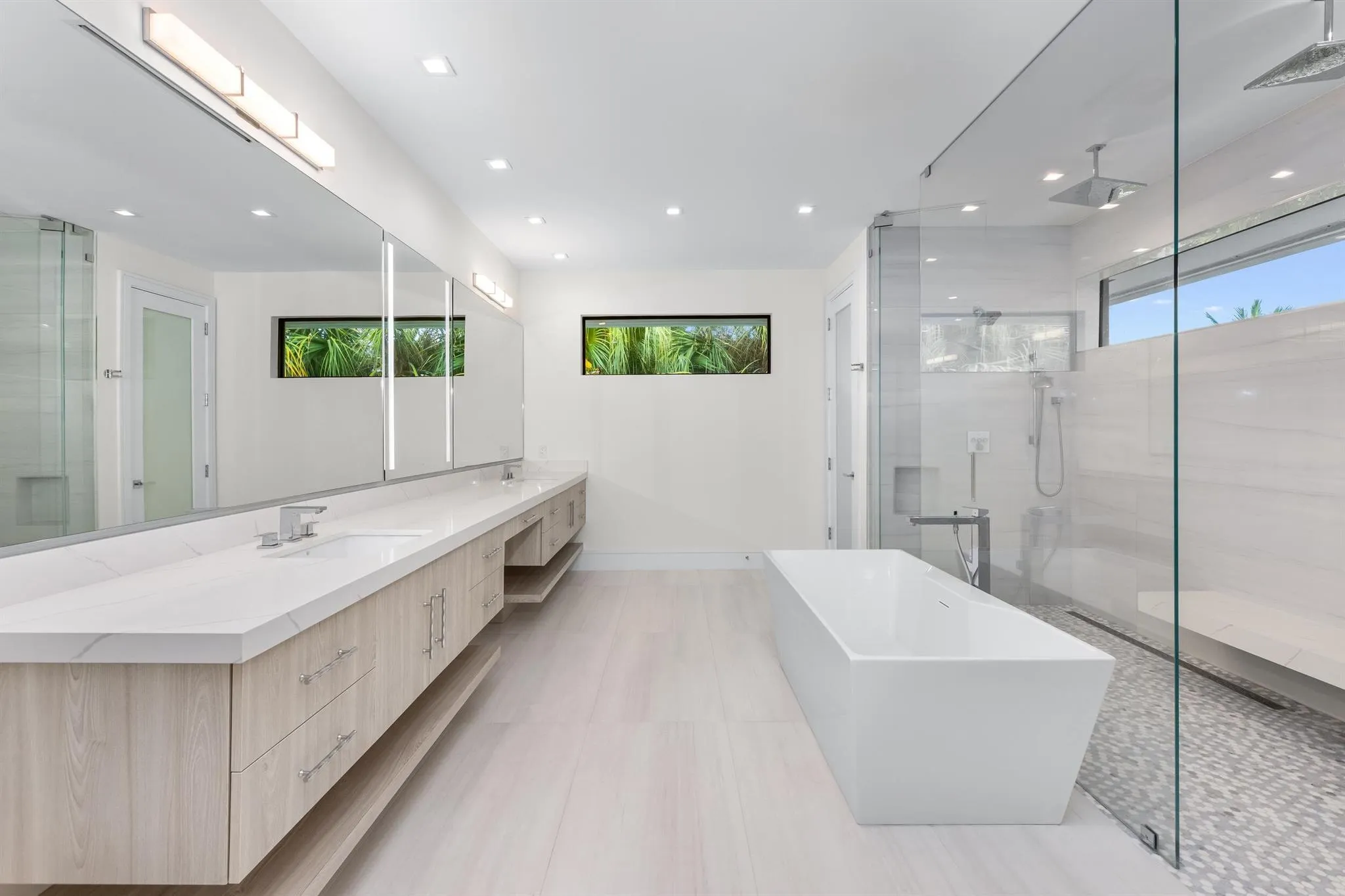 753 Park Drive W