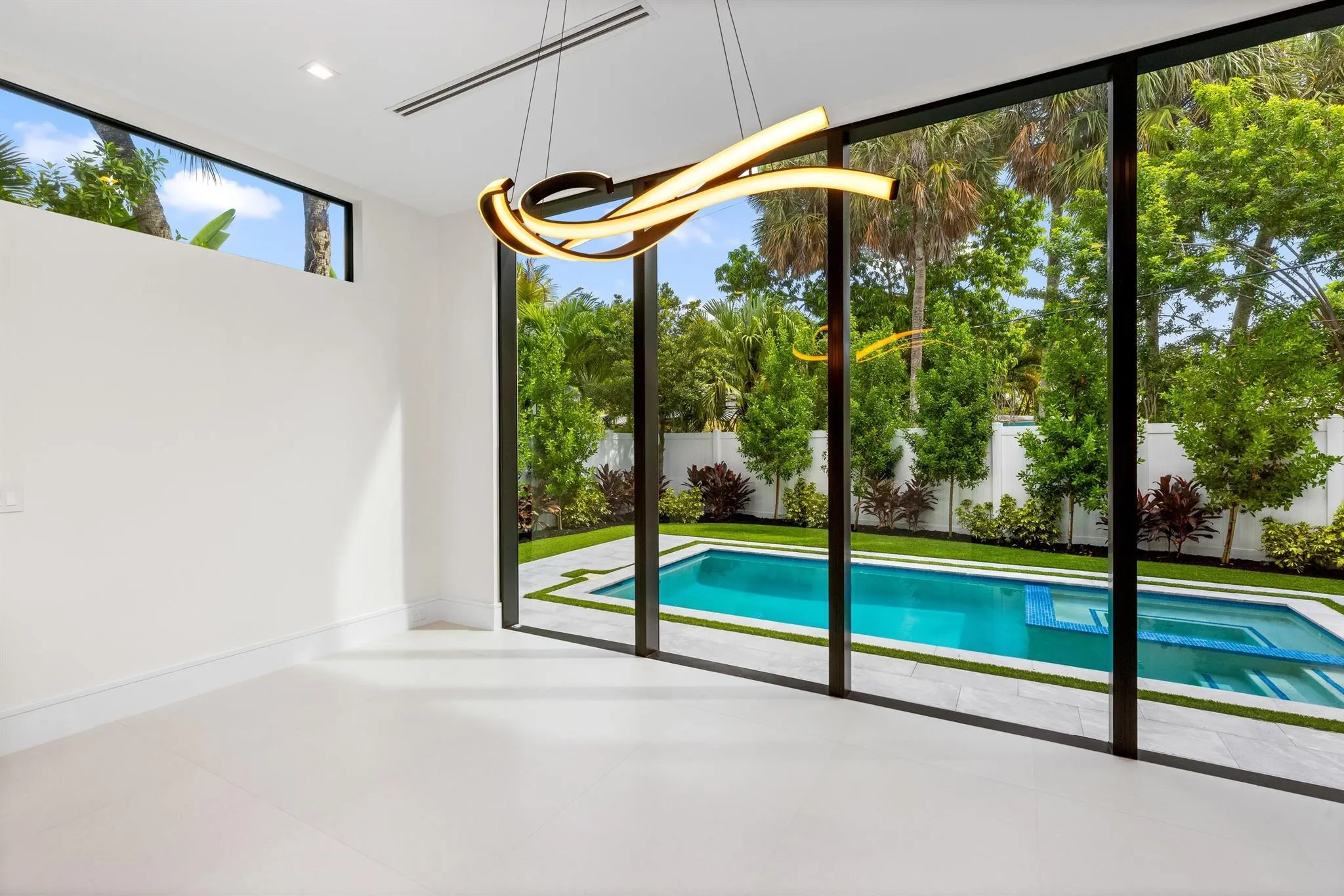 753 Park Drive W