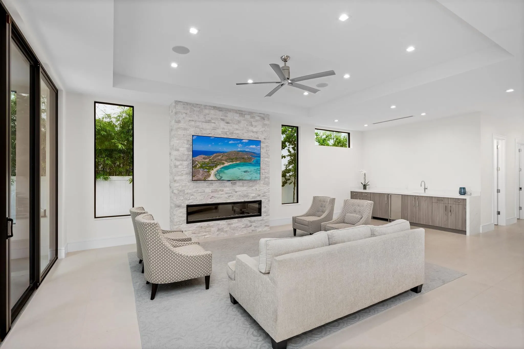753 Park Drive W