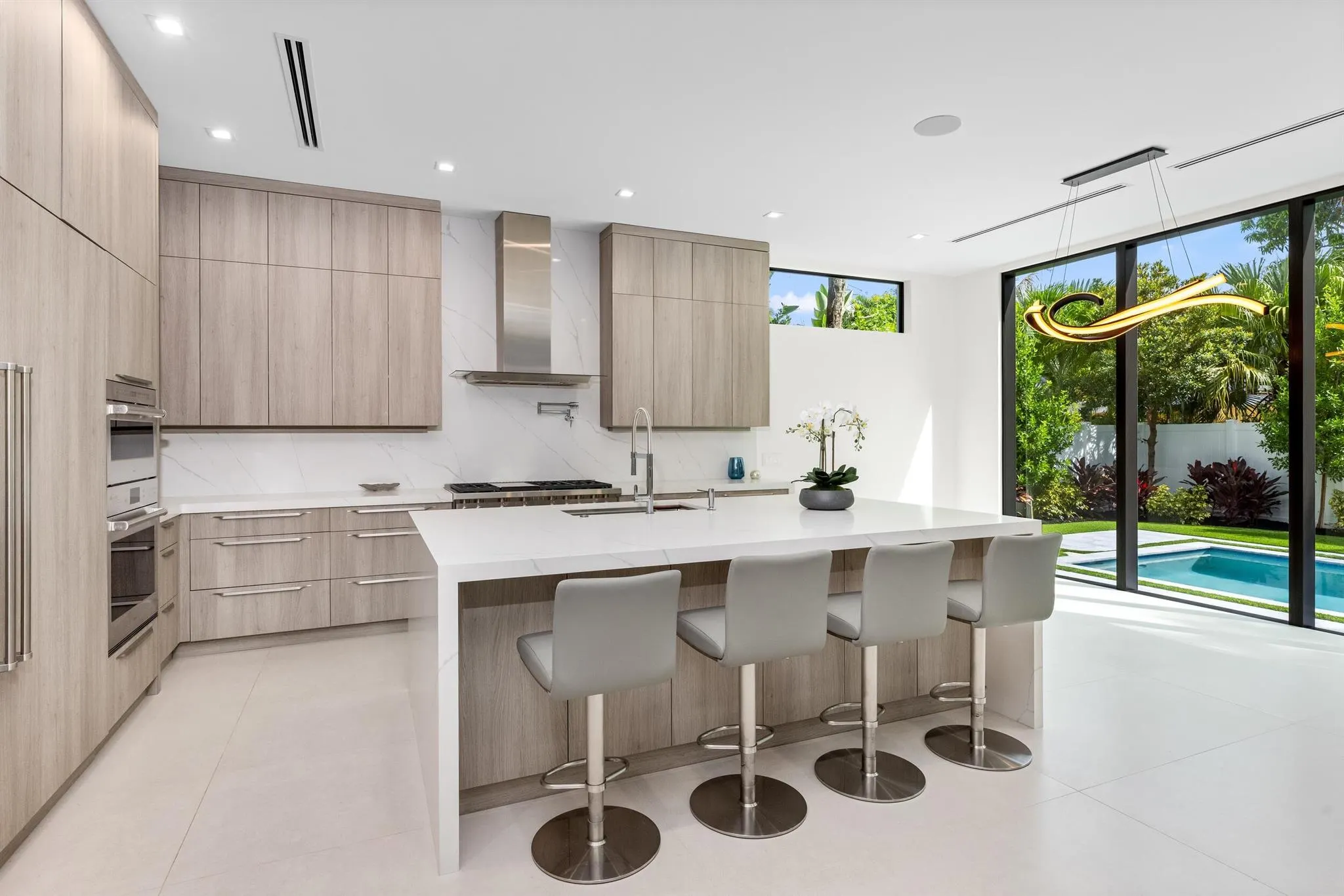 753 Park Drive W