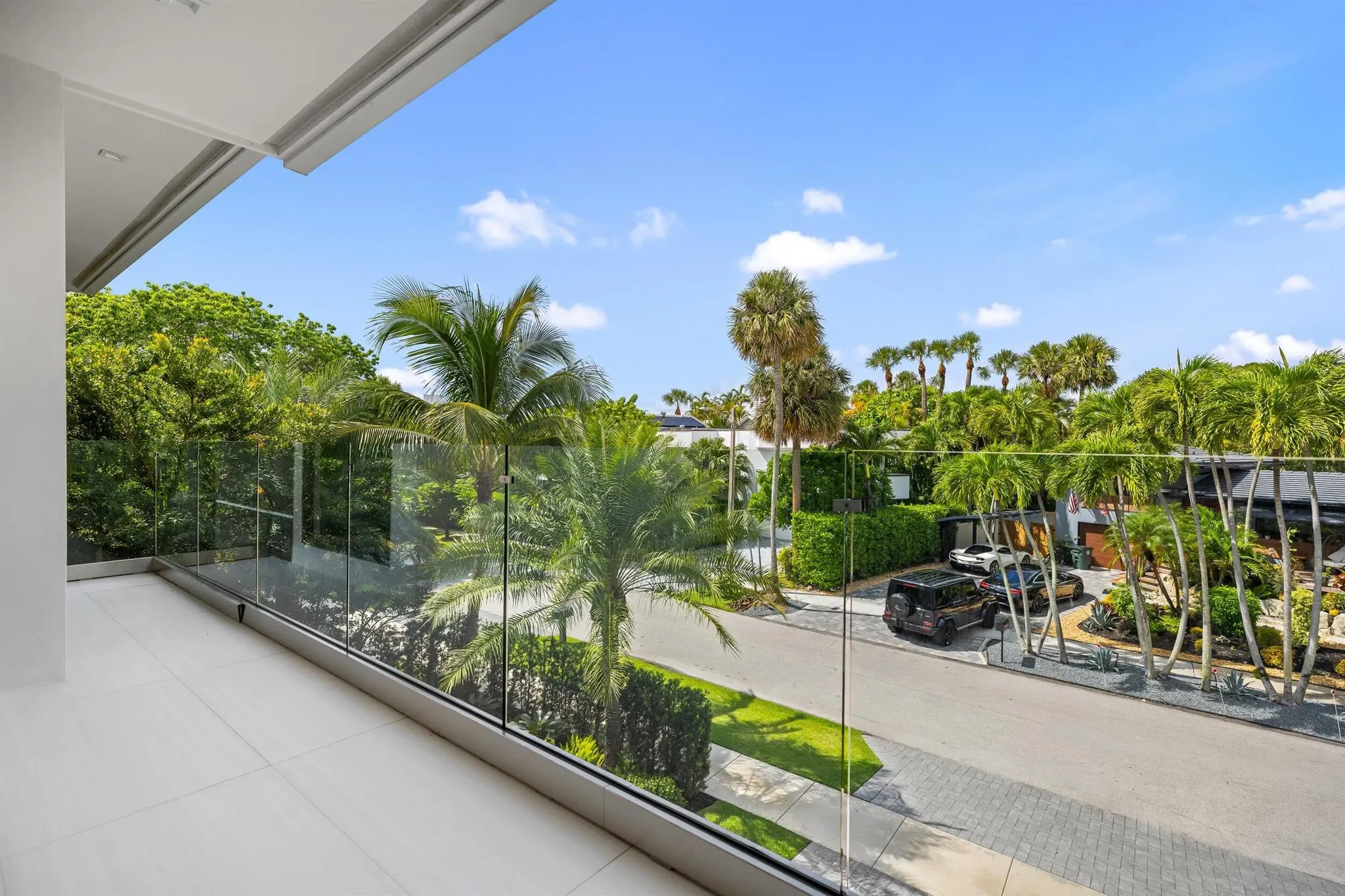 753 Park Drive W