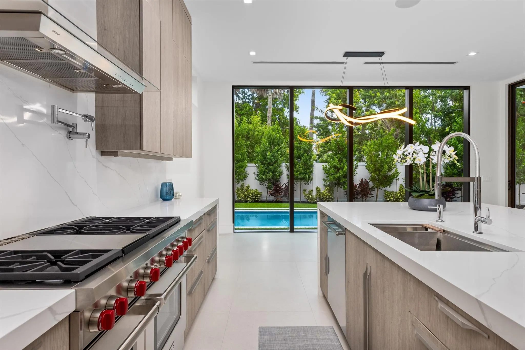 753 Park Drive W