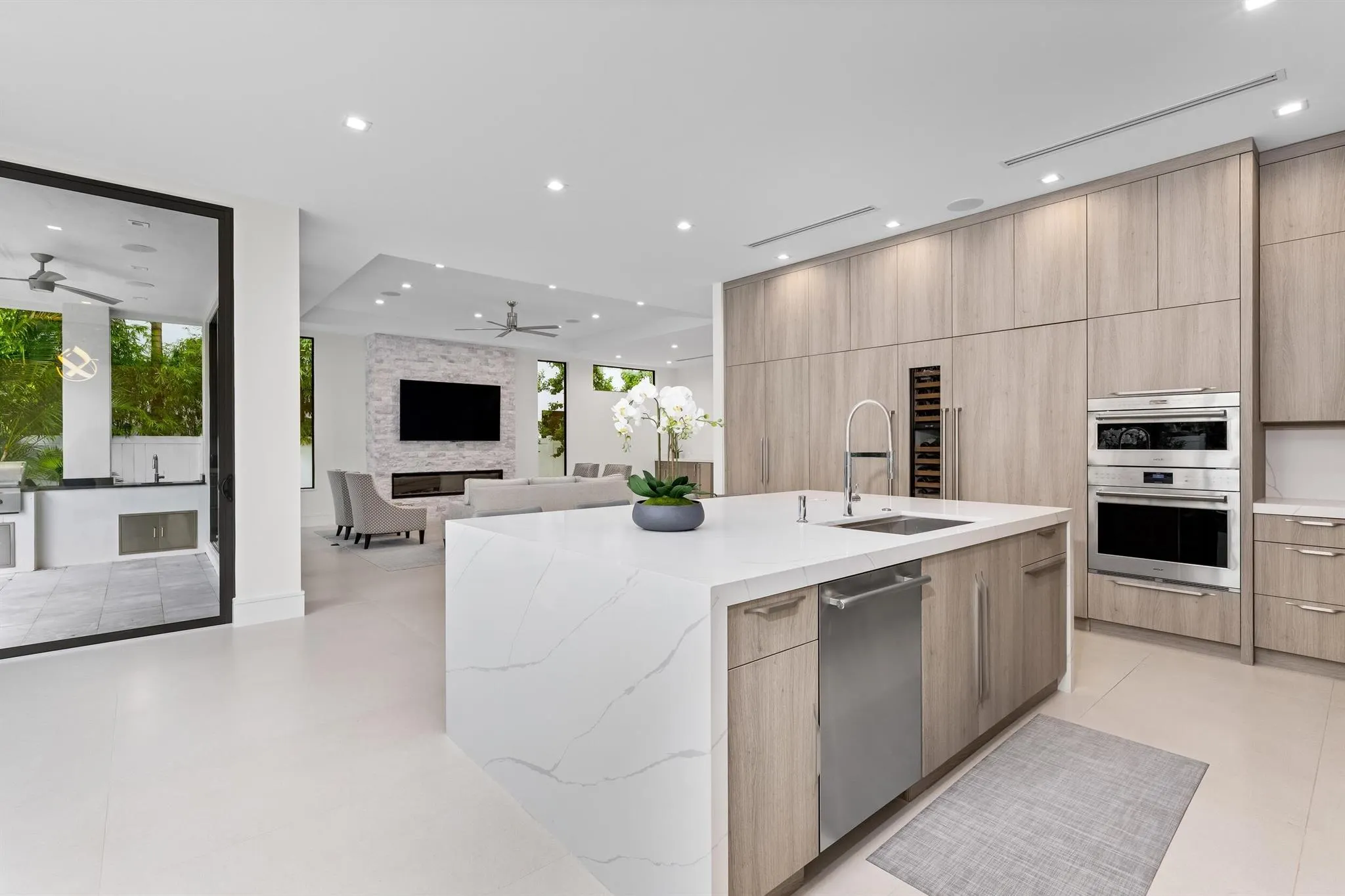 753 Park Drive W