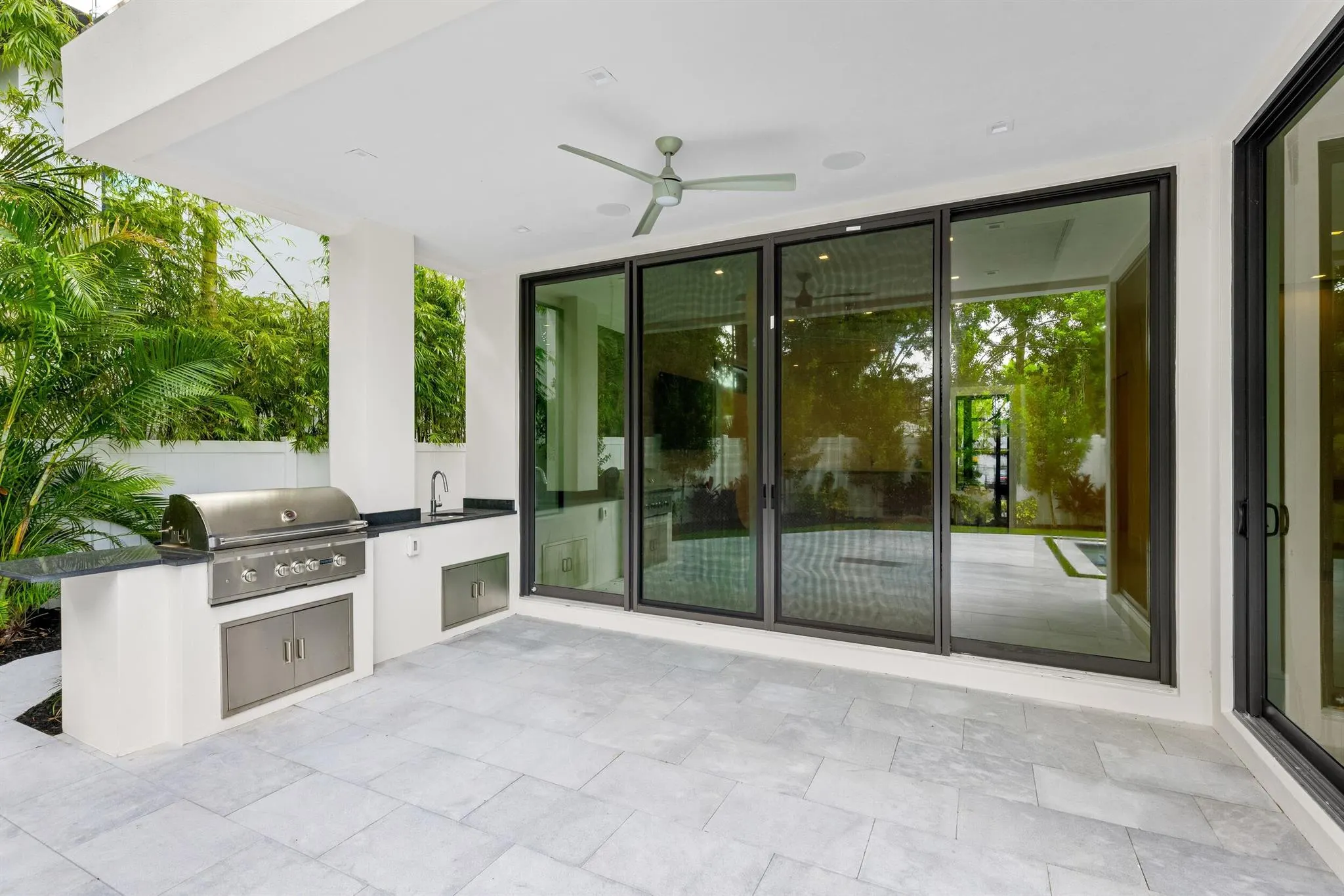 753 Park Drive W