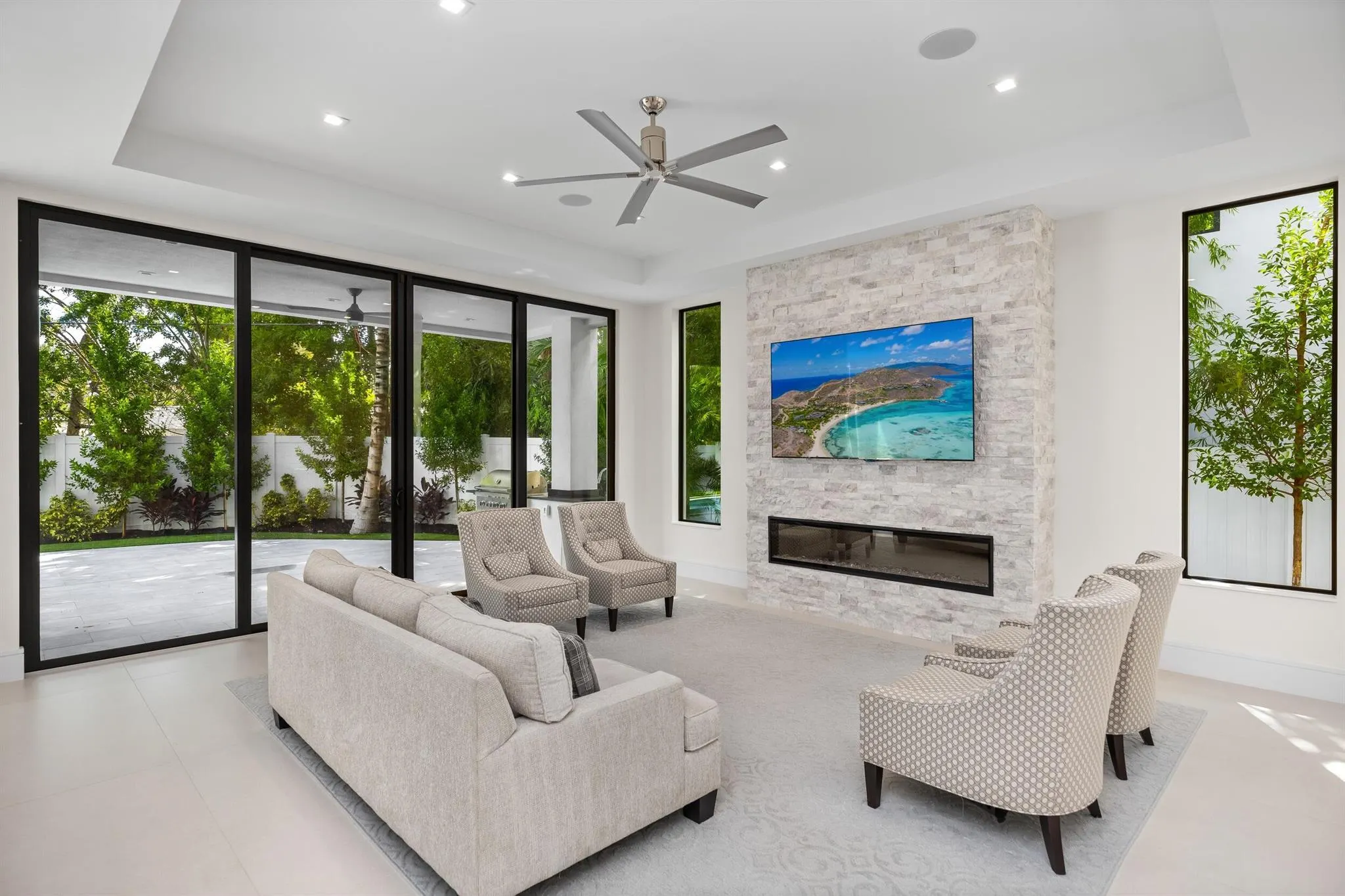 753 Park Drive W