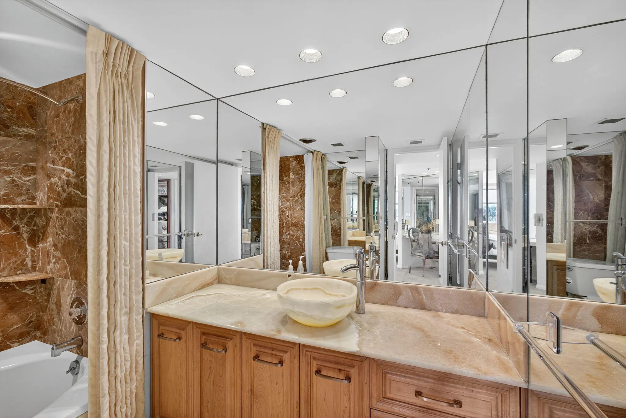 5200 N Ocean Drive, #404