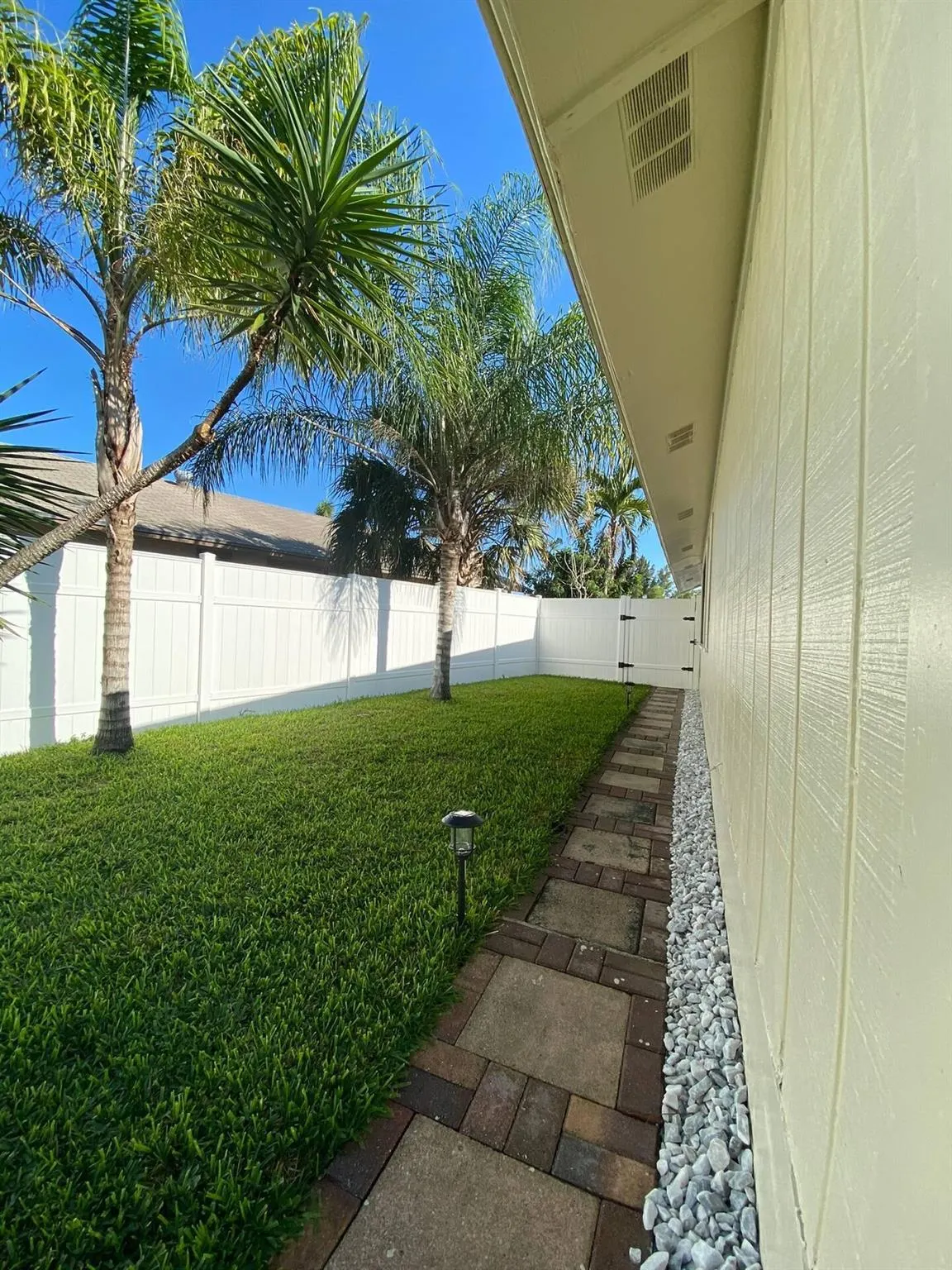 8745 Sol Terrace