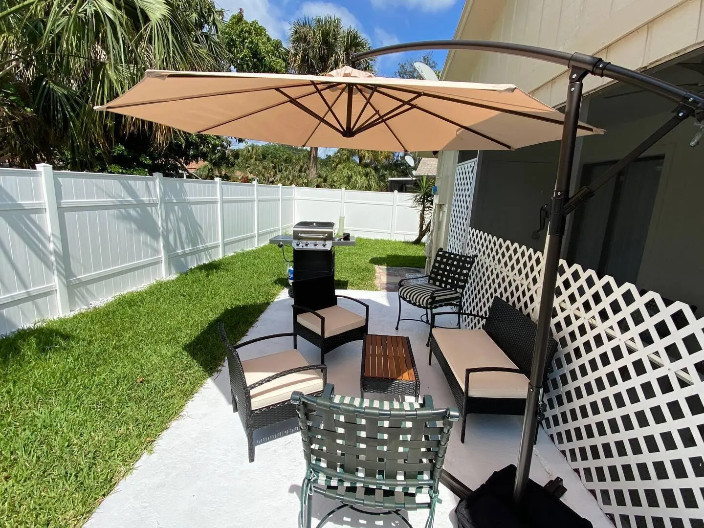 8745 Sol Terrace