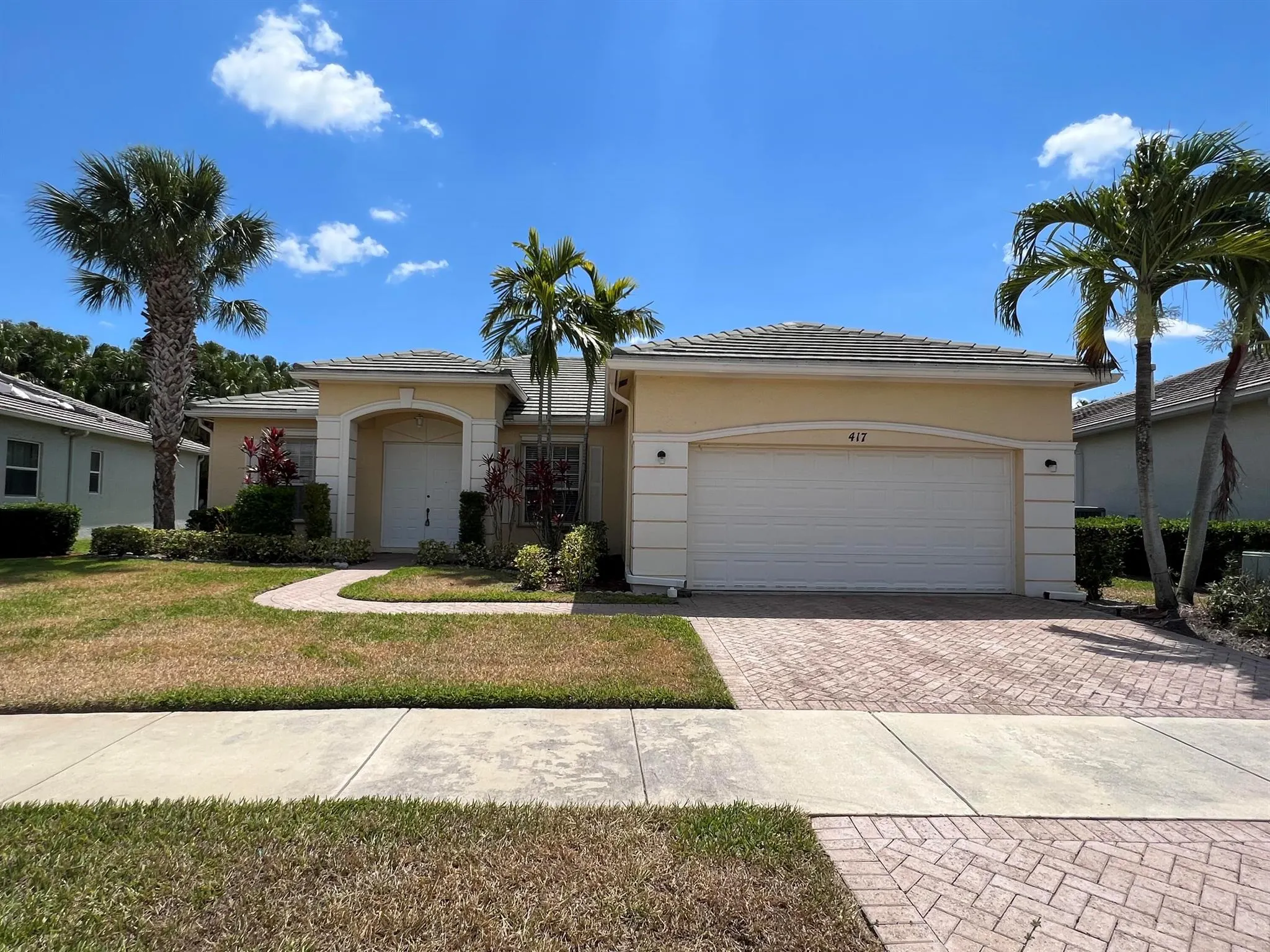 417 SW Blue Spring Court